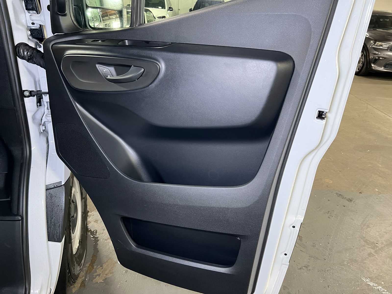2025 Mercedes-Benz Sprinter Cargo 2500 High Roof HO 170 RWD