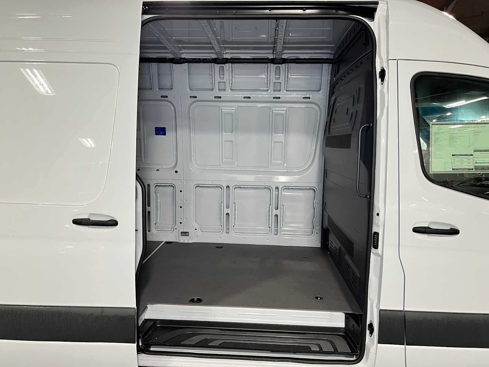 2025 Mercedes-Benz Sprinter Cargo 2500 High Roof HO 170 RWD