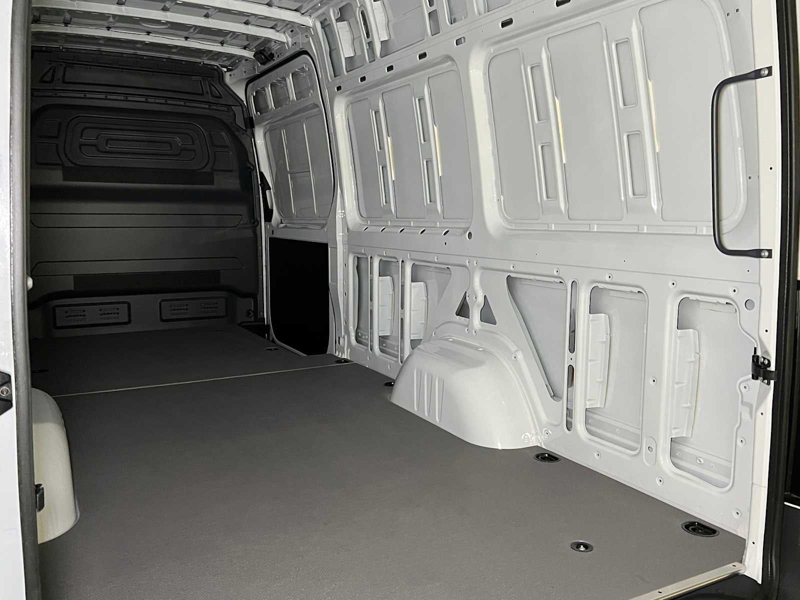 2025 Mercedes-Benz Sprinter Cargo 2500 High Roof HO 170 RWD