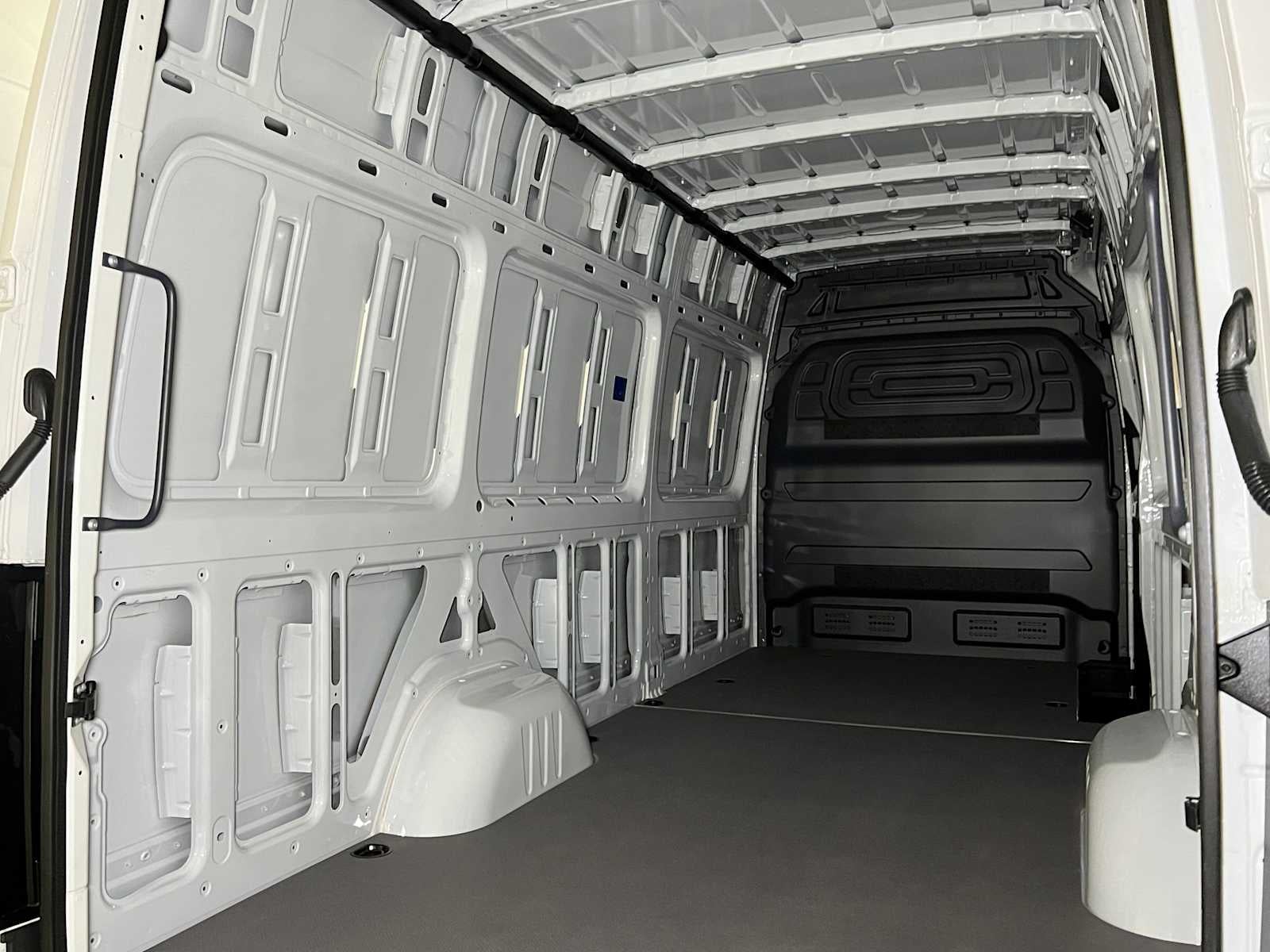 2025 Mercedes-Benz Sprinter Cargo 2500 High Roof HO 170 RWD