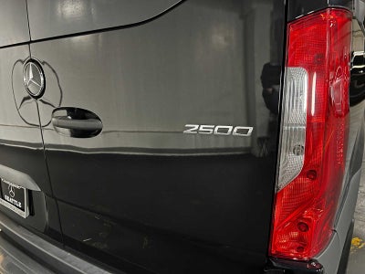 2022 Mercedes-Benz Sprinter Passenger Van 2500 Standard Roof V6 144 RWD