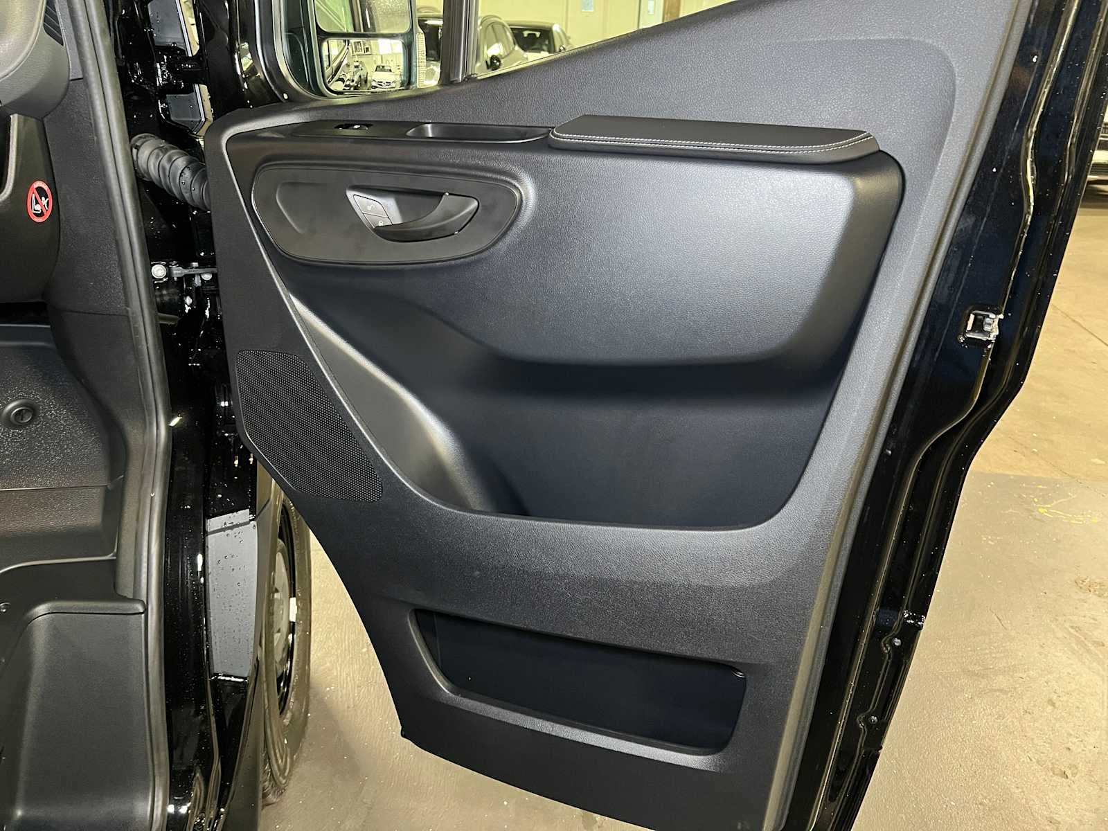 2025 Mercedes-Benz Sprinter Passenger Van 2500 Standard Roof I4 Diesel 144" RWD