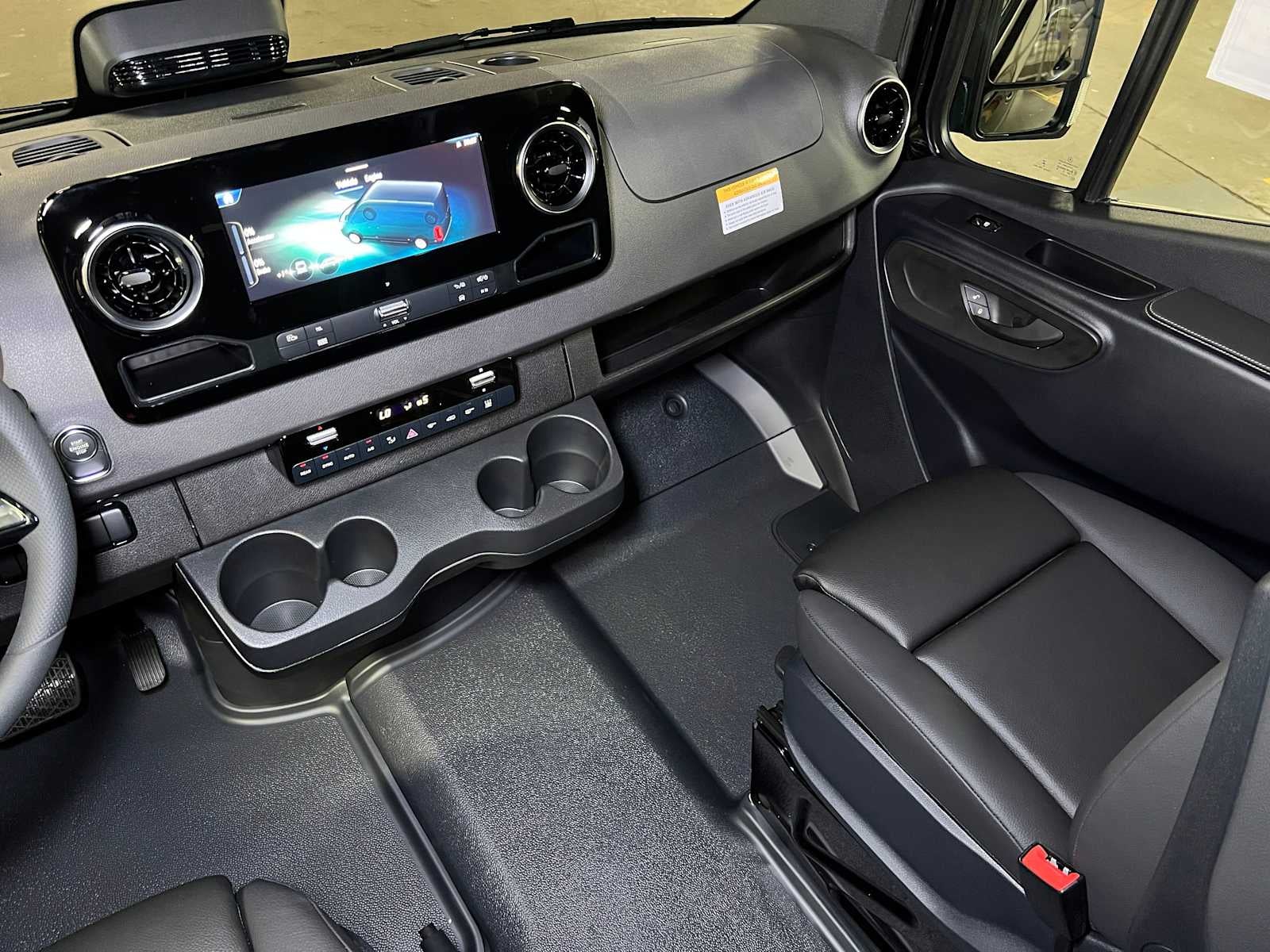 2025 Mercedes-Benz Sprinter Passenger Van 2500 Standard Roof I4 Diesel 144" RWD