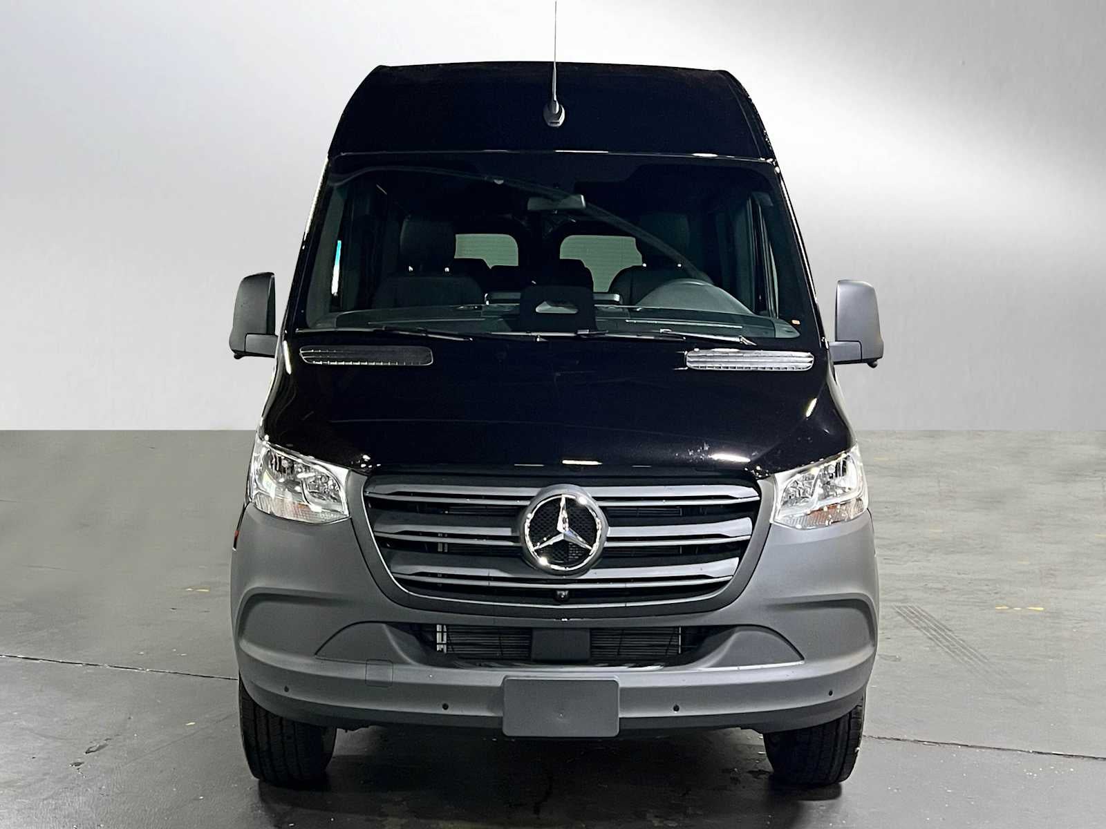 2025 Mercedes-Benz Sprinter Passenger Van 2500 Standard Roof I4 Diesel 144" RWD
