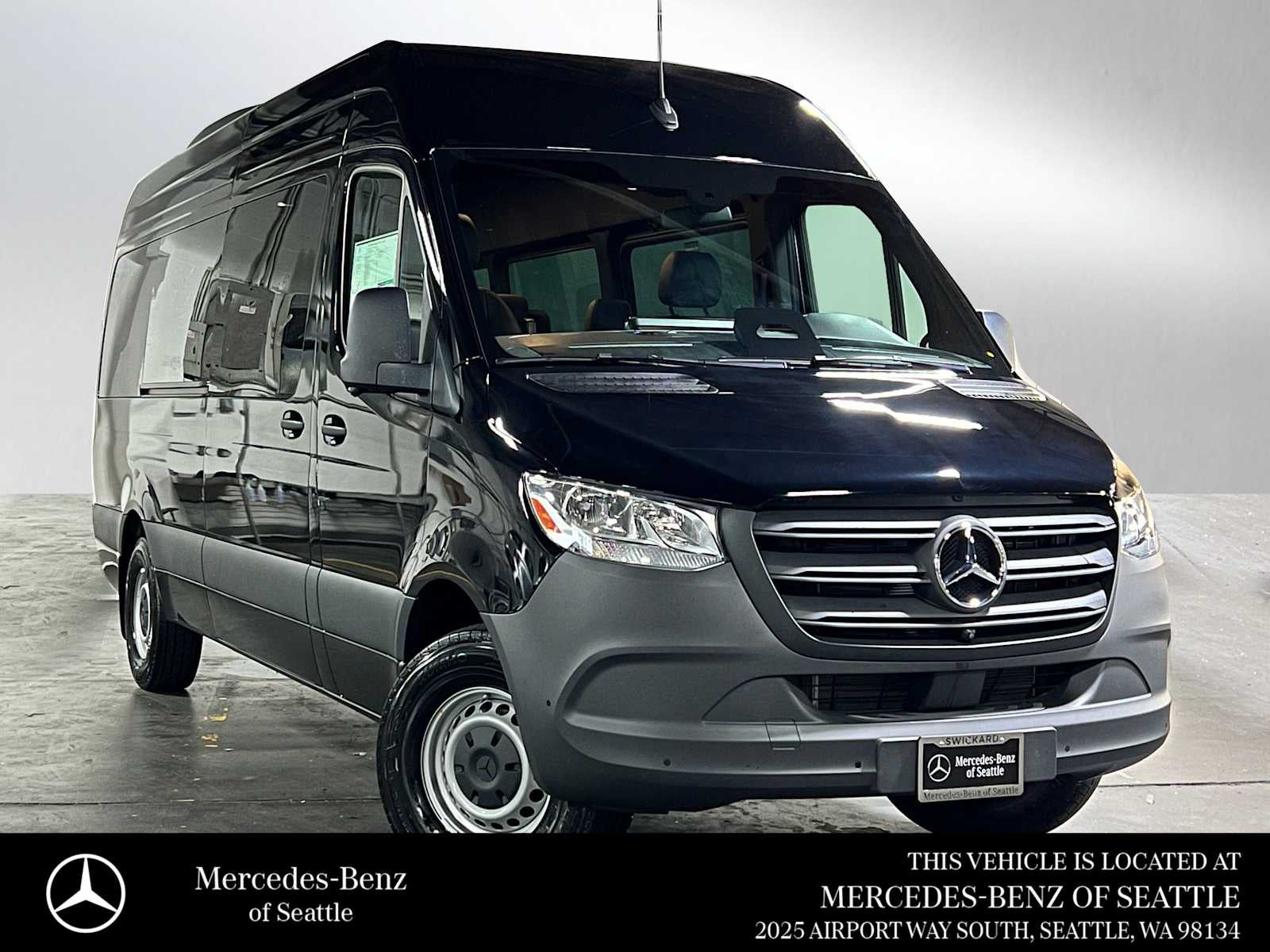 2025 Mercedes-Benz Sprinter Passenger Van 2500 High Roof I4 Diesel 170 RWD