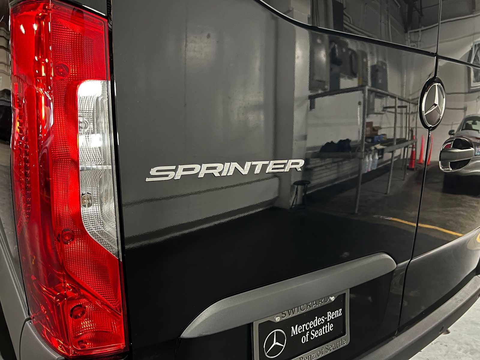 2025 Mercedes-Benz Sprinter Passenger Van 2500 High Roof I4 Diesel 170 RWD
