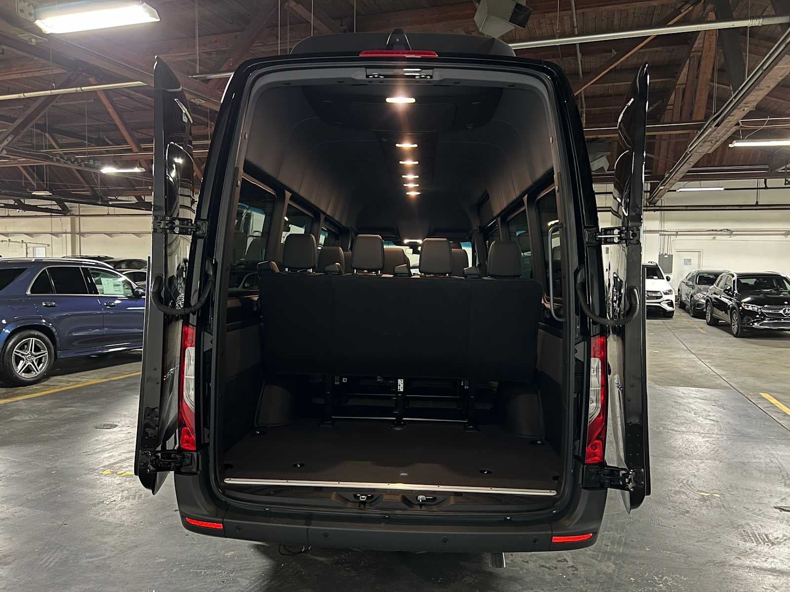 2025 Mercedes-Benz Sprinter Passenger Van 2500 High Roof I4 Diesel 170 RWD