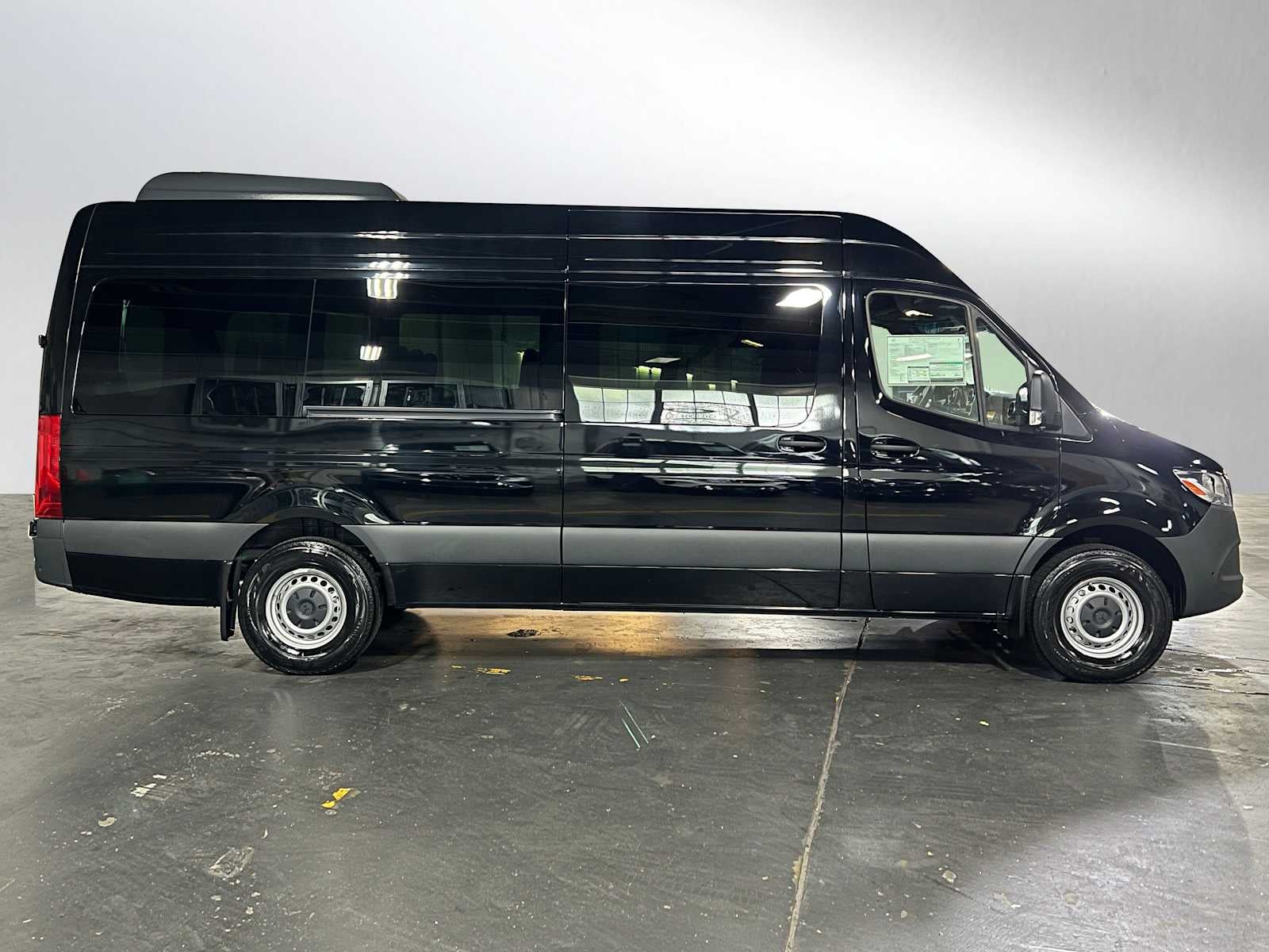 2025 Mercedes-Benz Sprinter Passenger Van 2500 High Roof I4 Diesel 170 RWD