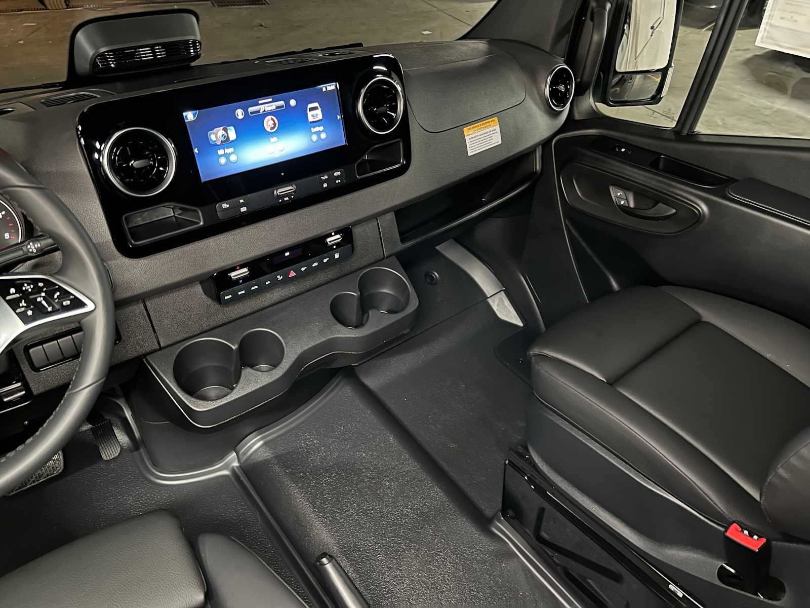 2025 Mercedes-Benz Sprinter Passenger Van 2500 High Roof I4 Diesel 170 RWD