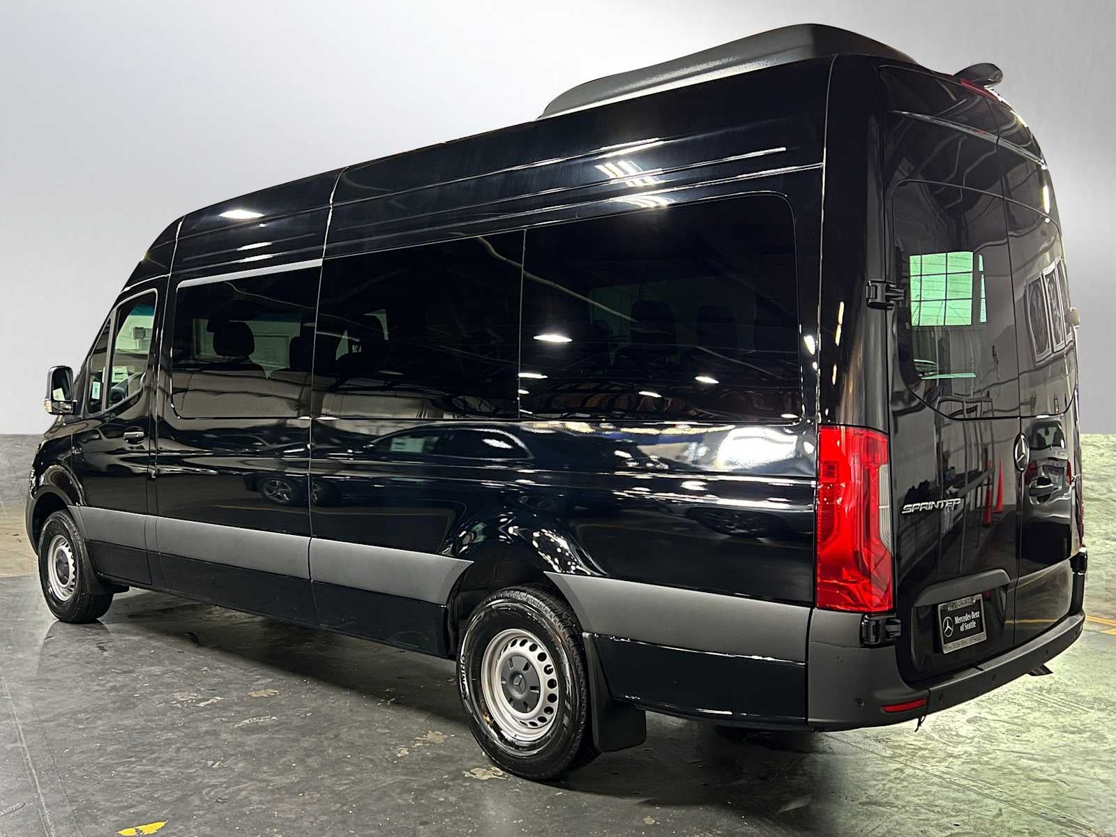2025 Mercedes-Benz Sprinter Passenger Van 2500 High Roof I4 Diesel 170 RWD
