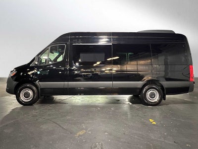 2025 Mercedes-Benz Sprinter Passenger Van 2500 High Roof I4 Diesel 170 RWD