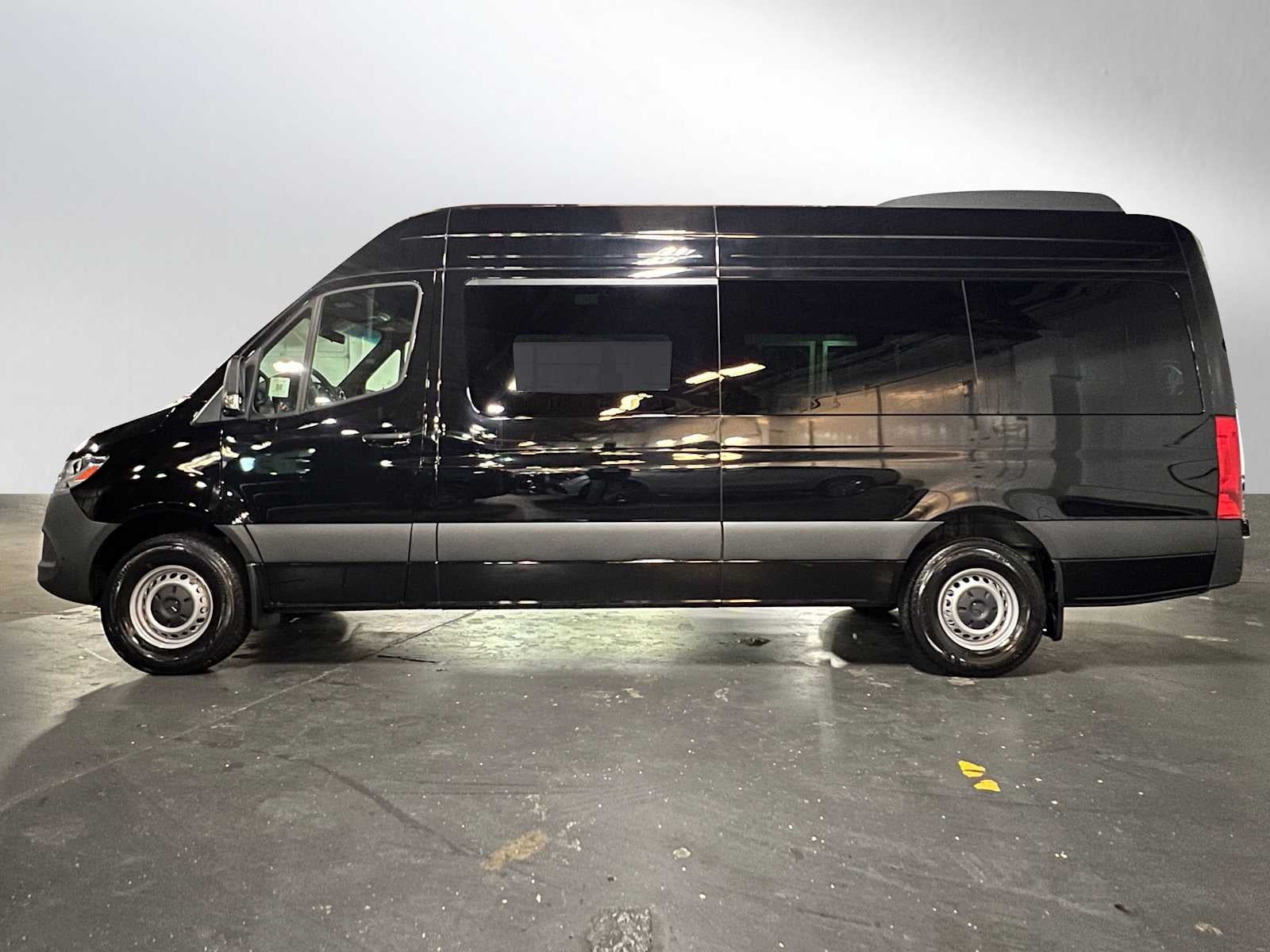 2025 Mercedes-Benz Sprinter Passenger Van 2500 High Roof I4 Diesel 170 RWD