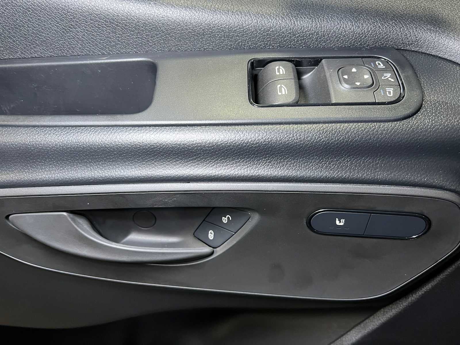 2025 Mercedes-Benz Sprinter Passenger Van 2500 Standard Roof I4 Diesel HO 144" RWD