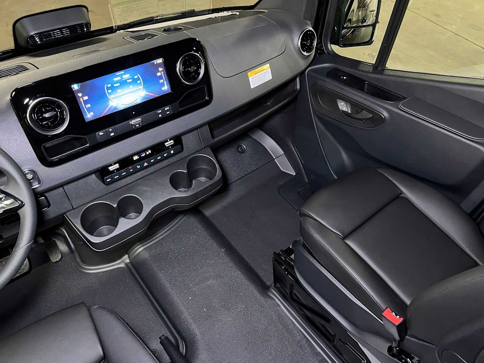 2025 Mercedes-Benz Sprinter Passenger Van 2500 Standard Roof I4 Diesel HO 144" RWD