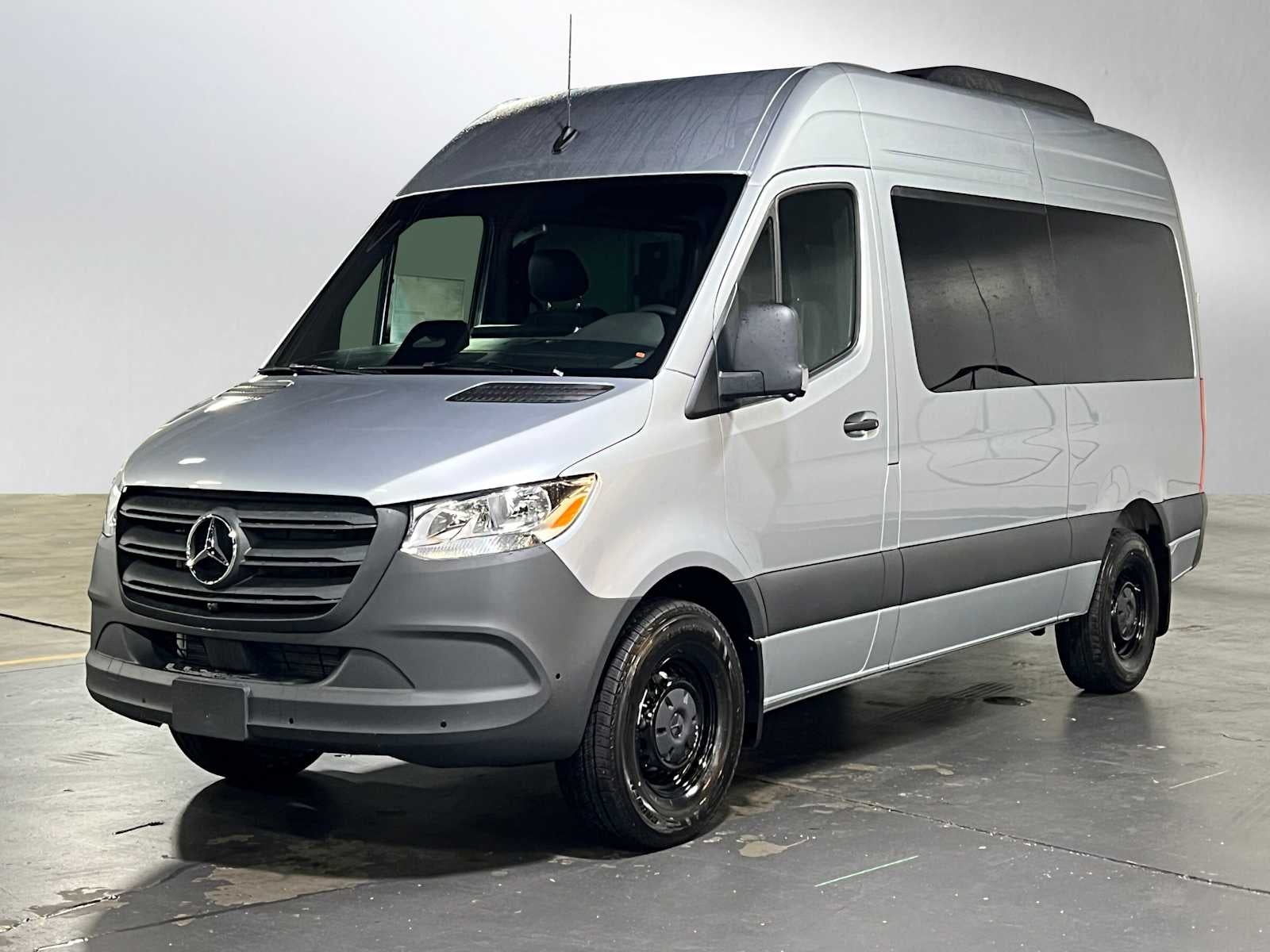 2025 Mercedes-Benz Sprinter Passenger Van 2500 Standard Roof I4 Diesel HO 144" RWD