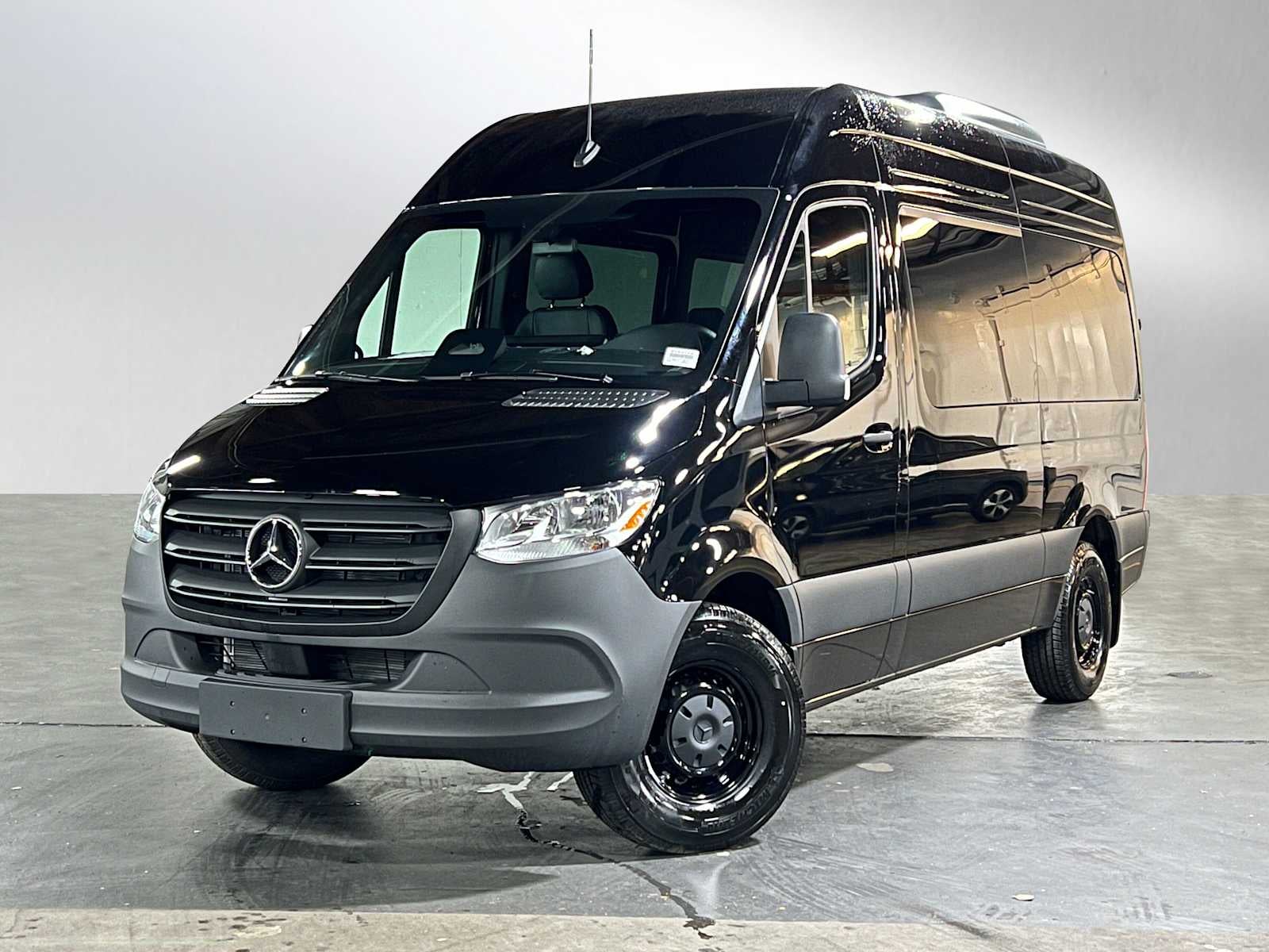 2025 Mercedes-Benz Sprinter Passenger Van 2500 Standard Roof I4 Diesel HO 144" RWD