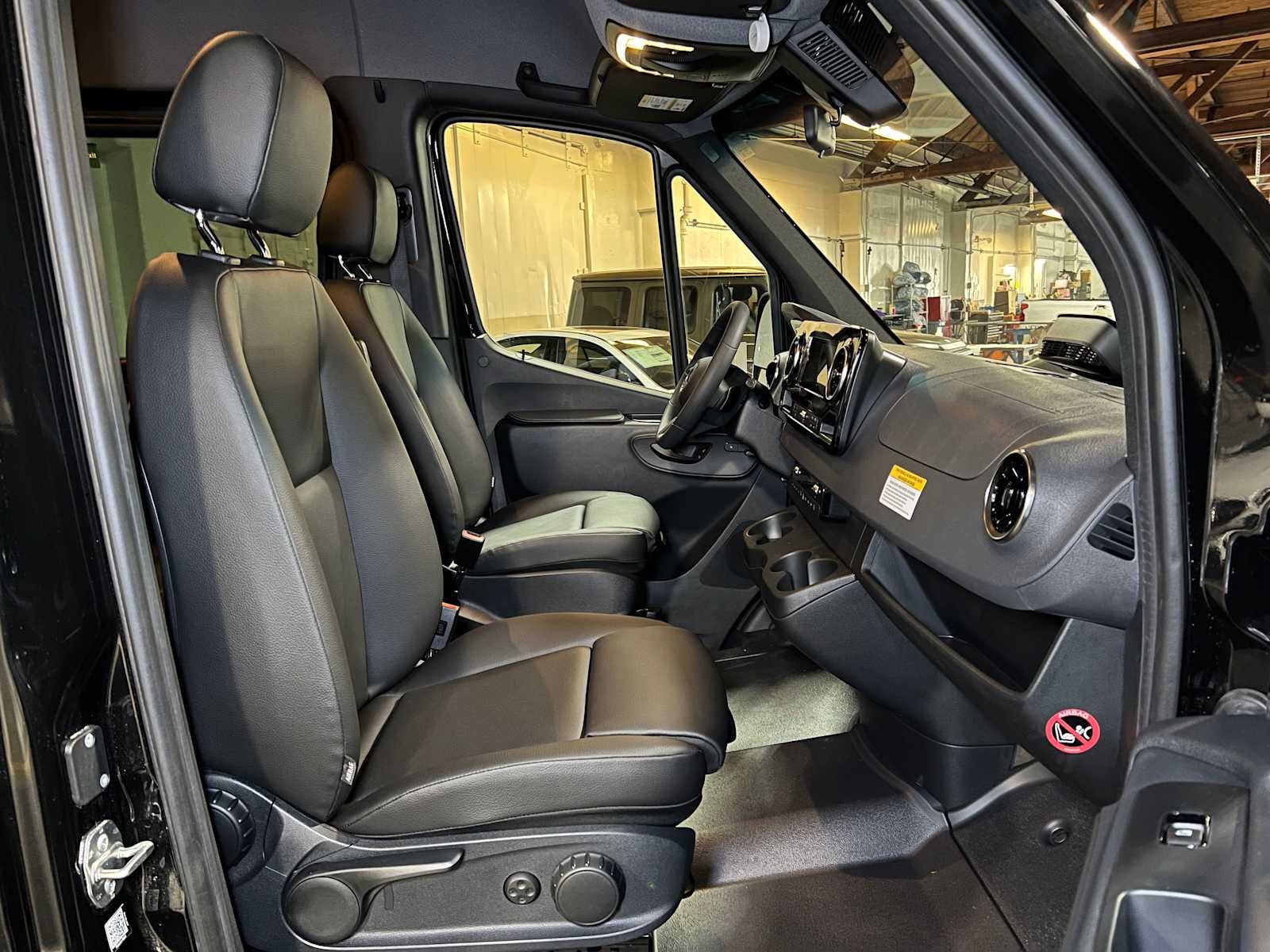 2025 Mercedes-Benz Sprinter Passenger Van 2500 Standard Roof I4 Diesel HO 144" RWD