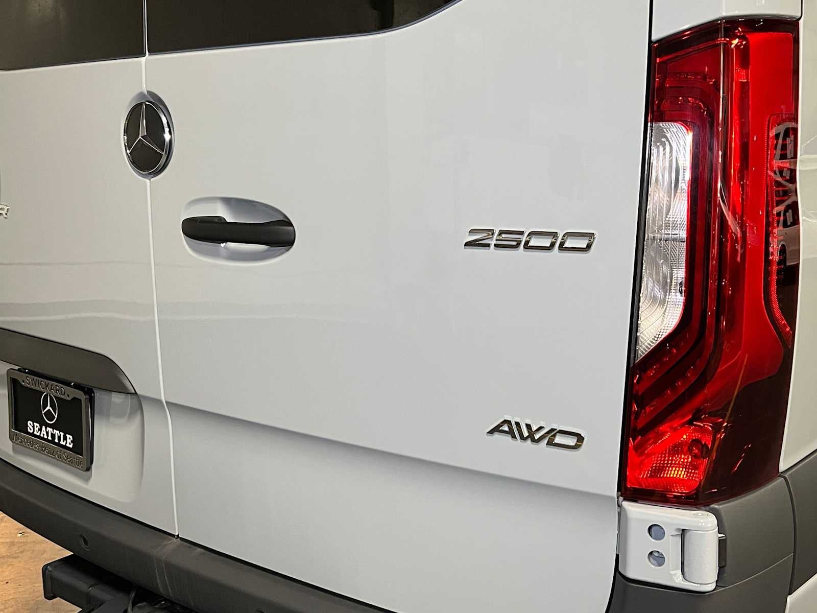 2026 Mercedes-Benz Sprinter Passenger 2500 Standard Roof I4 Diesel HO 144 AWD