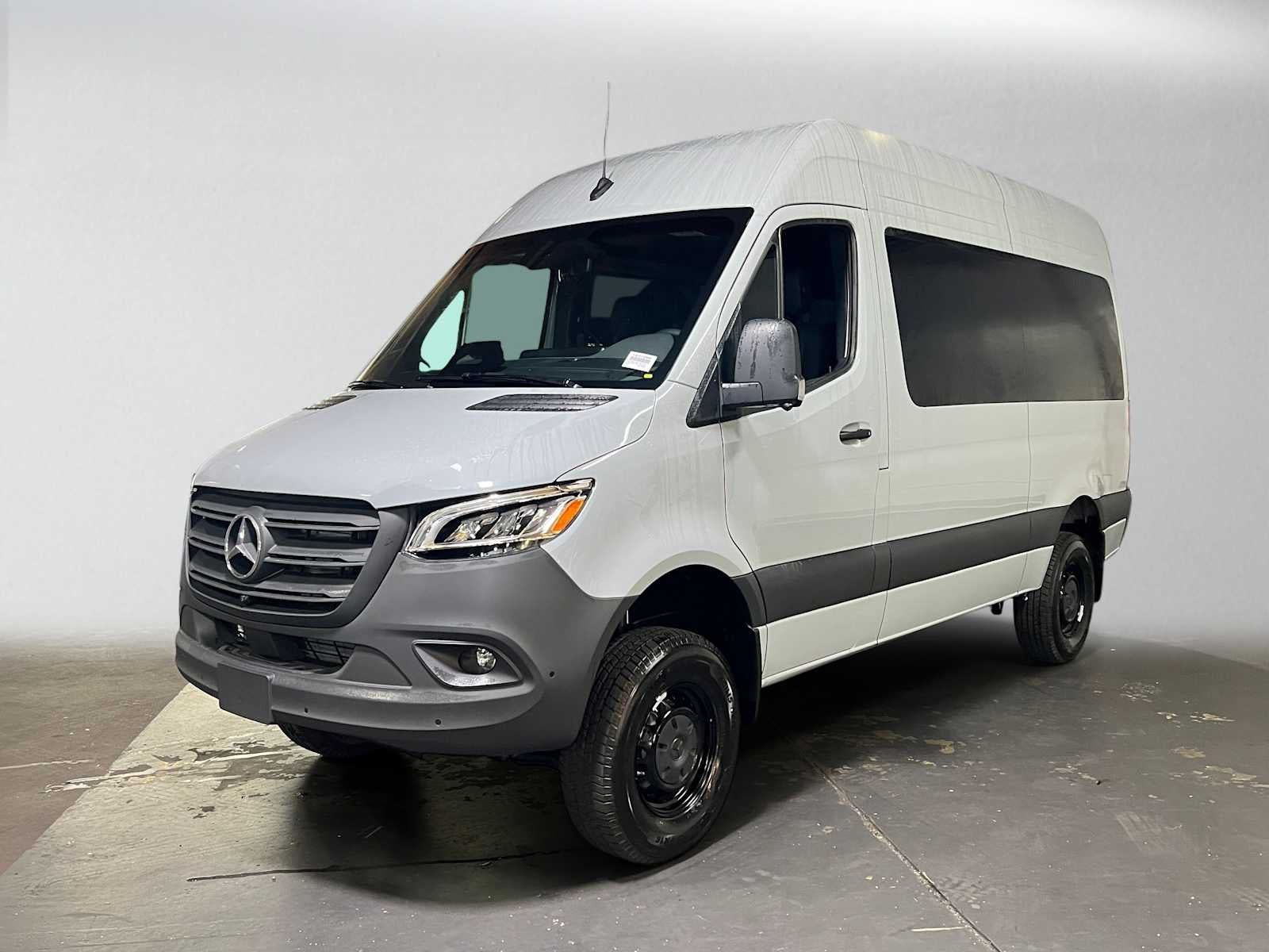 2026 Mercedes-Benz Sprinter Passenger 2500 Standard Roof I4 Diesel HO 144 AWD