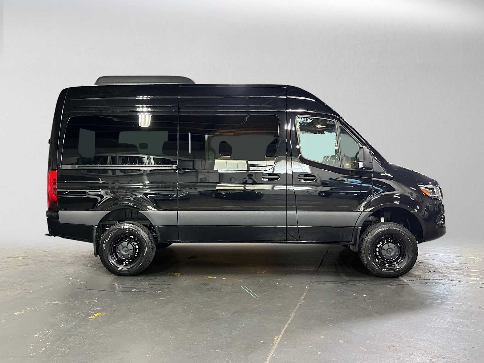 2026 Mercedes-Benz Sprinter Passenger Van 2500 Standard Roof I4 Diesel HO 144 AWD
