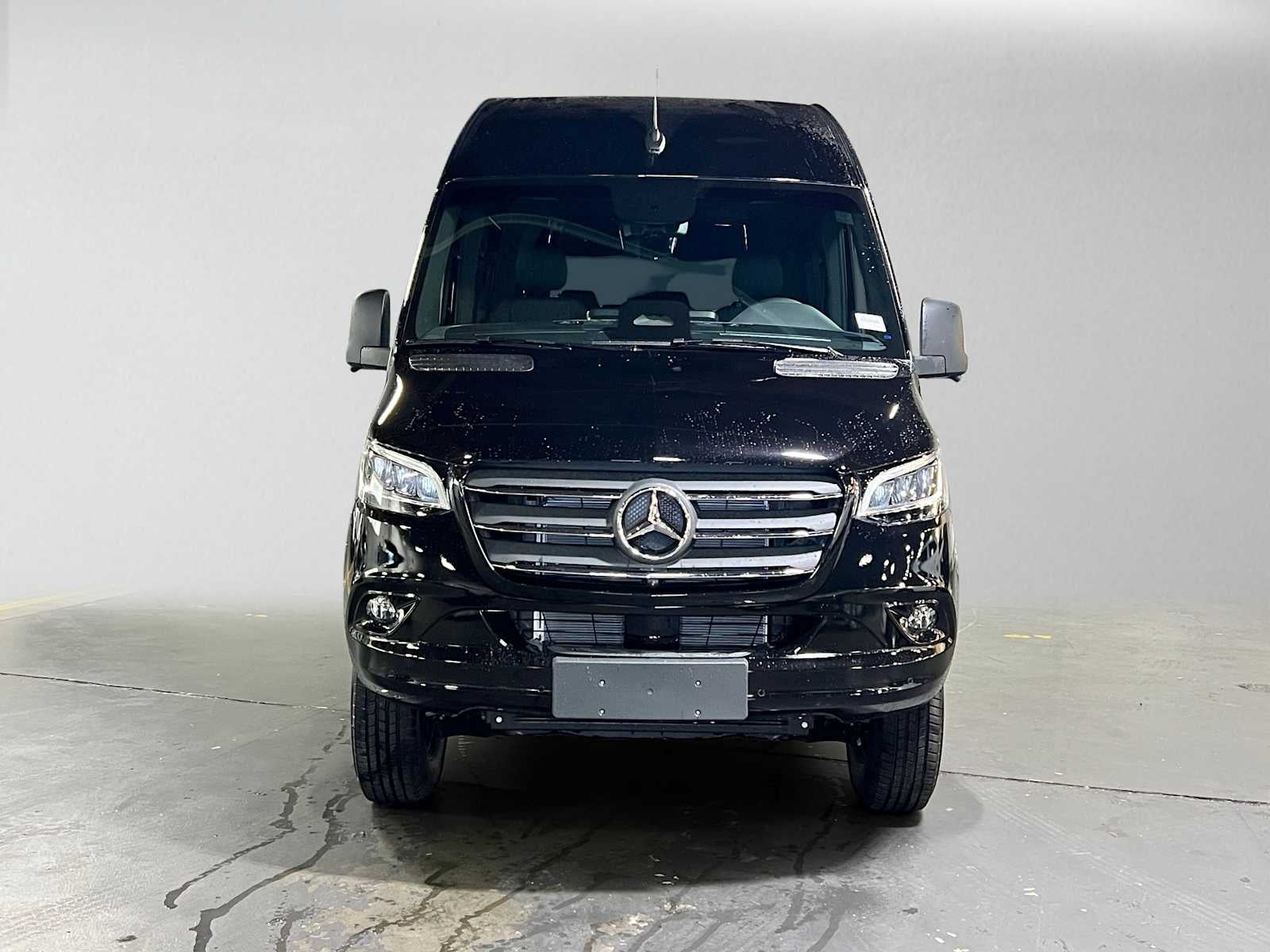 2026 Mercedes-Benz Sprinter Passenger Van 2500 Standard Roof I4 Diesel HO 144 AWD