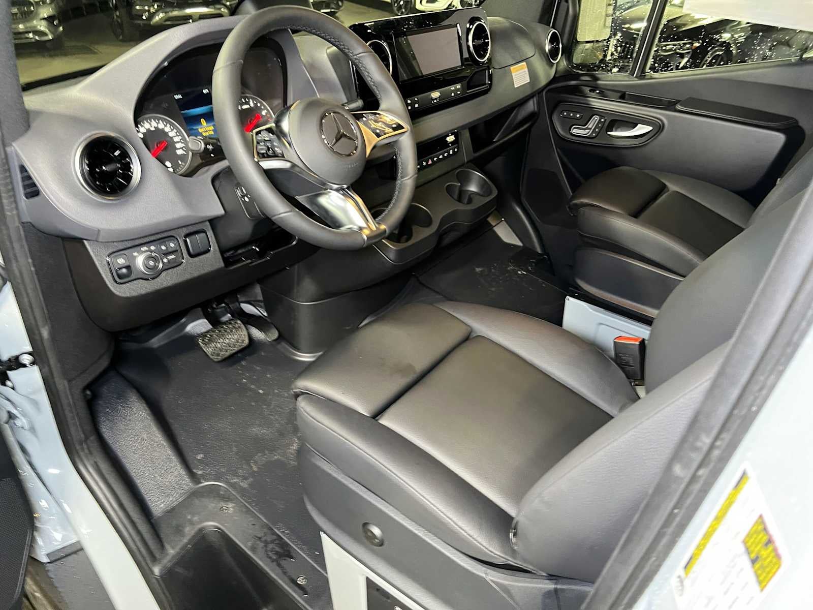 2026 Mercedes-Benz Sprinter Passenger 2500 Standard Roof I4 Diesel HO 144 AWD