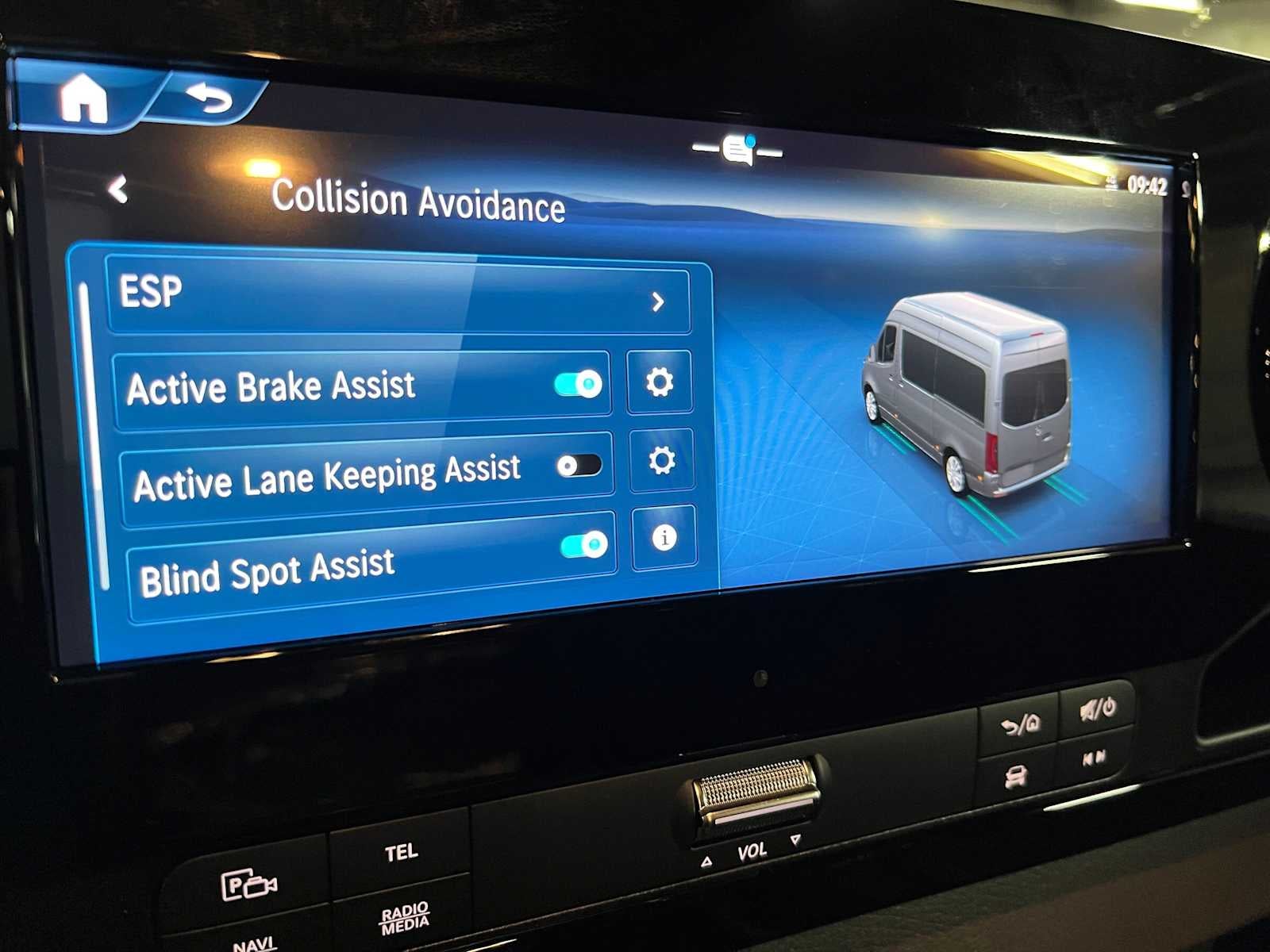 2026 Mercedes-Benz Sprinter Passenger 2500 Standard Roof I4 Diesel HO 144 AWD