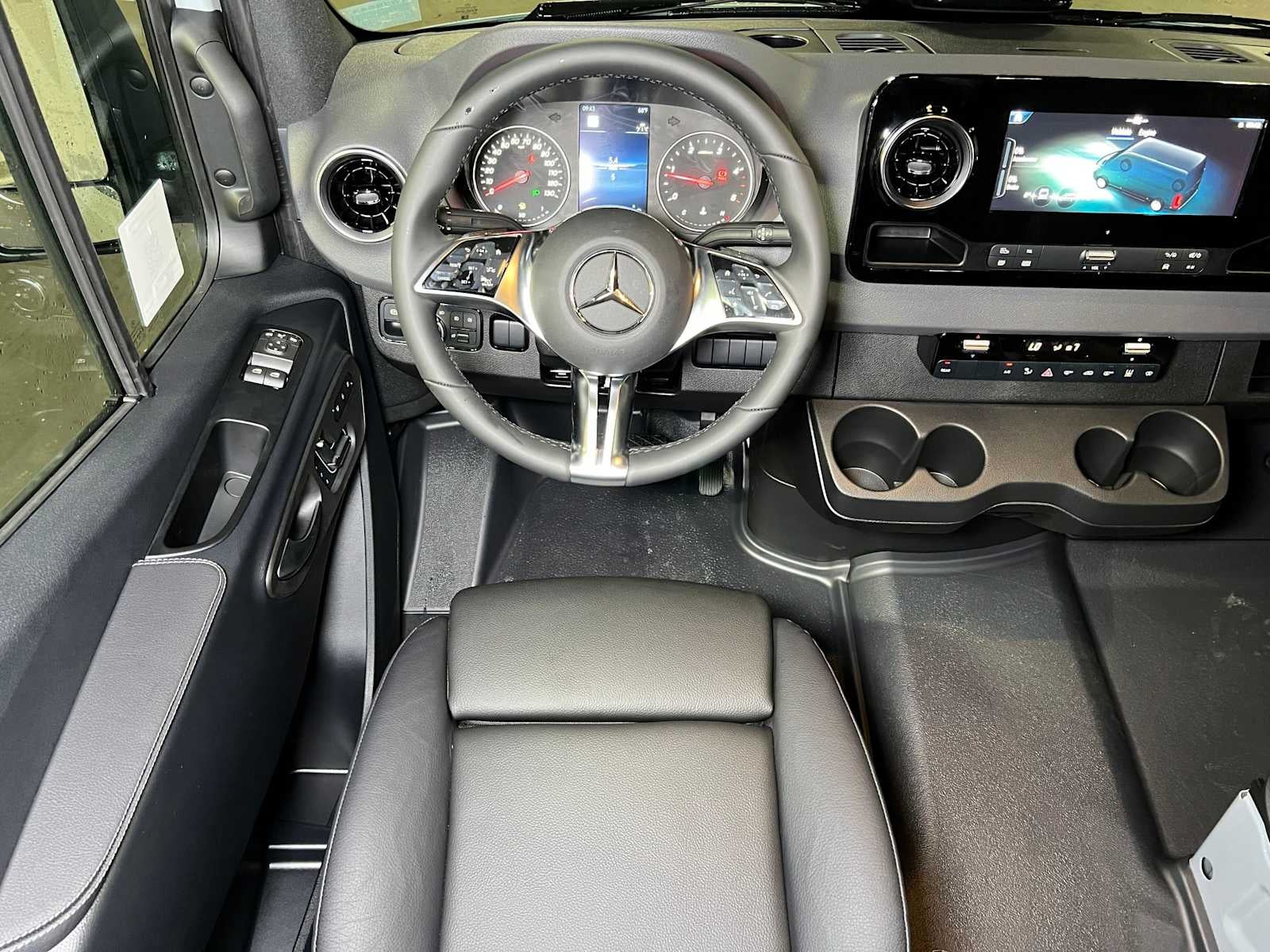 2026 Mercedes-Benz Sprinter Passenger 2500 Standard Roof I4 Diesel HO 144 AWD