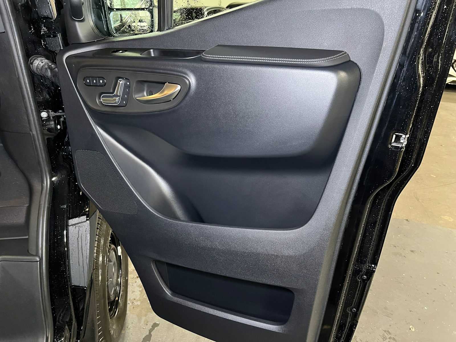 2026 Mercedes-Benz Sprinter Passenger 2500 Standard Roof I4 Diesel HO 144 AWD
