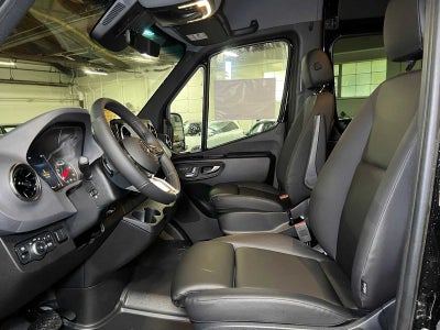 2026 Mercedes-Benz Sprinter Passenger 2500 Standard Roof I4 Diesel HO 144 AWD