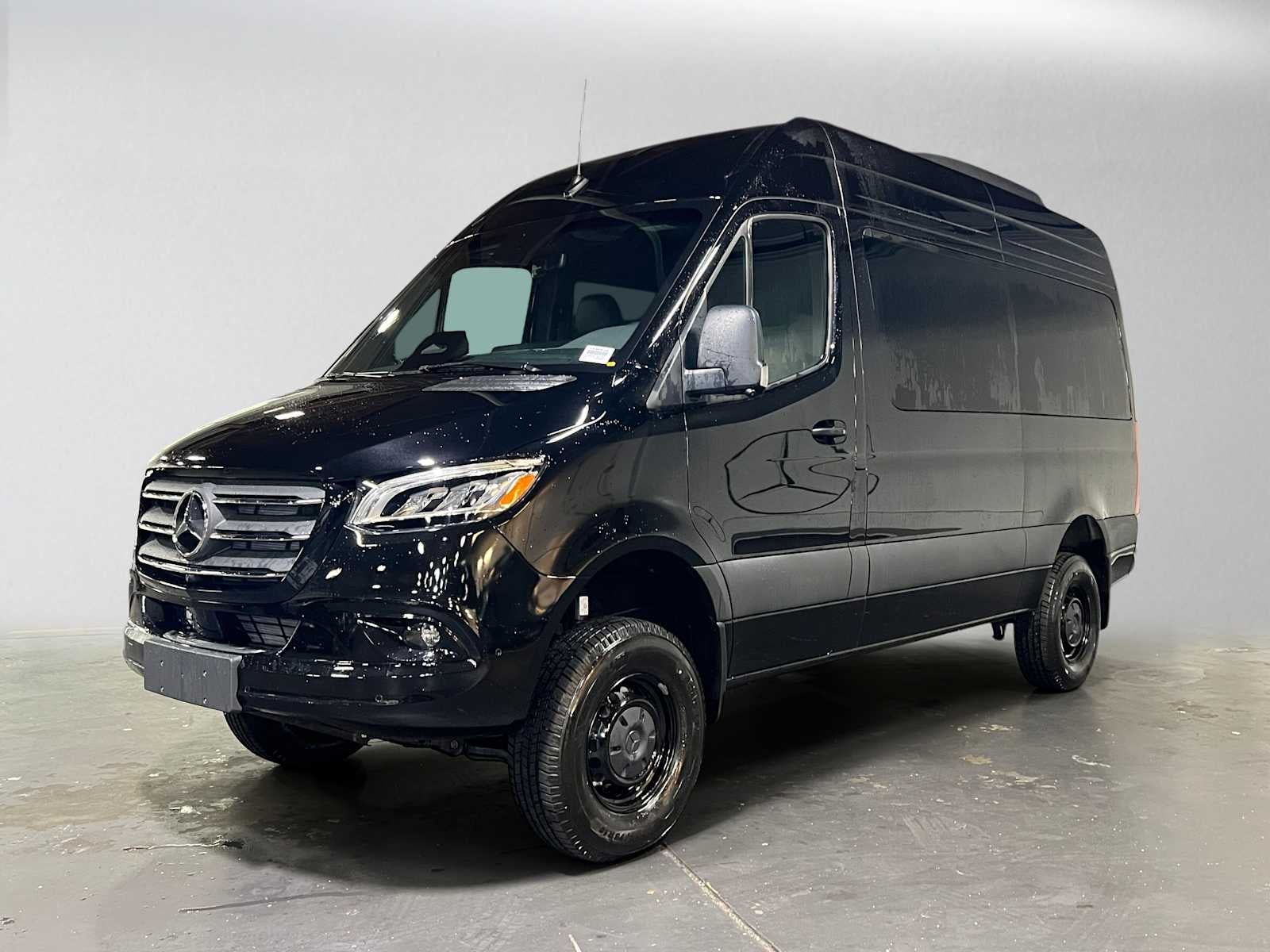 2026 Mercedes-Benz Sprinter Passenger 2500 Standard Roof I4 Diesel HO 144 AWD