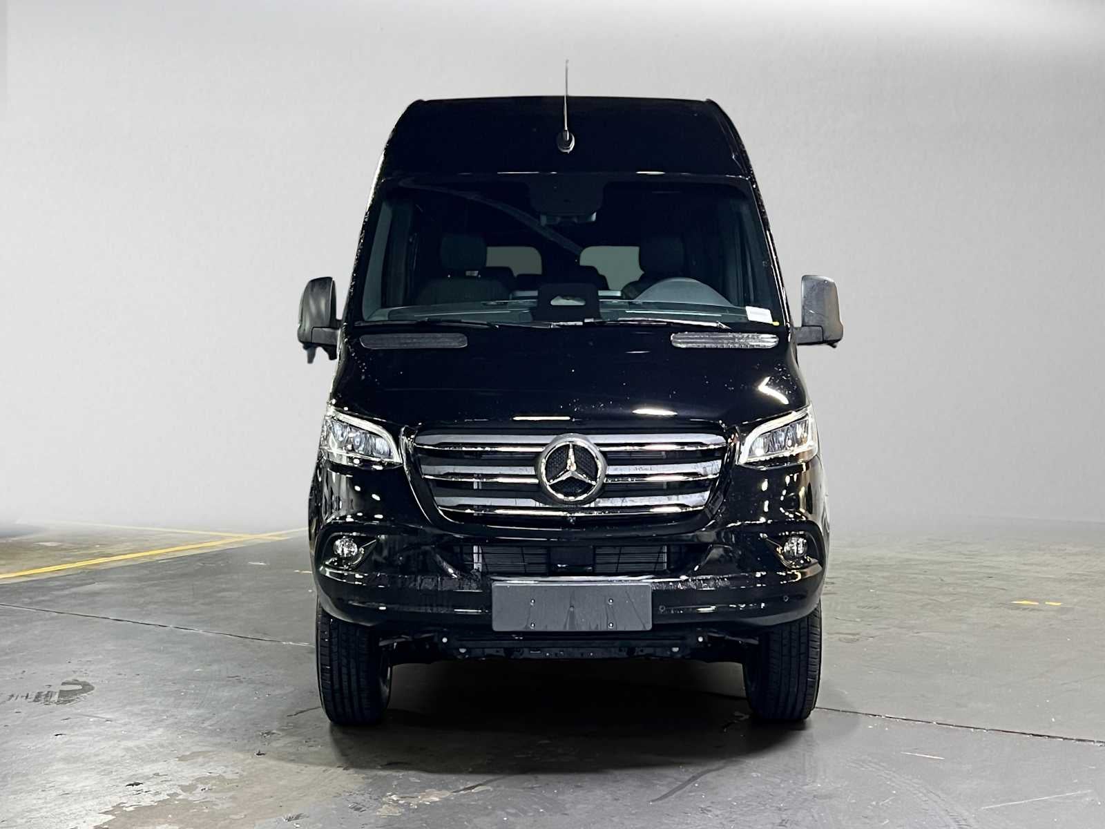 2026 Mercedes-Benz Sprinter Passenger 2500 Standard Roof I4 Diesel HO 144 AWD