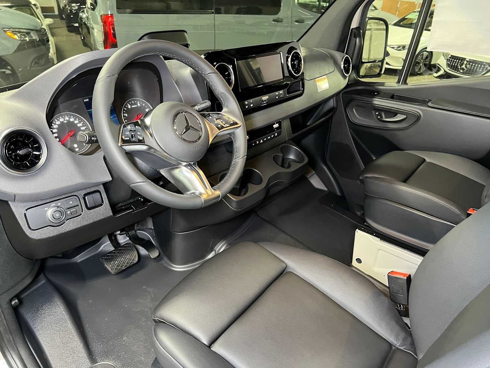 2026 Mercedes-Benz Sprinter Passenger 2500 Standard Roof I4 Diesel HO 144 AWD
