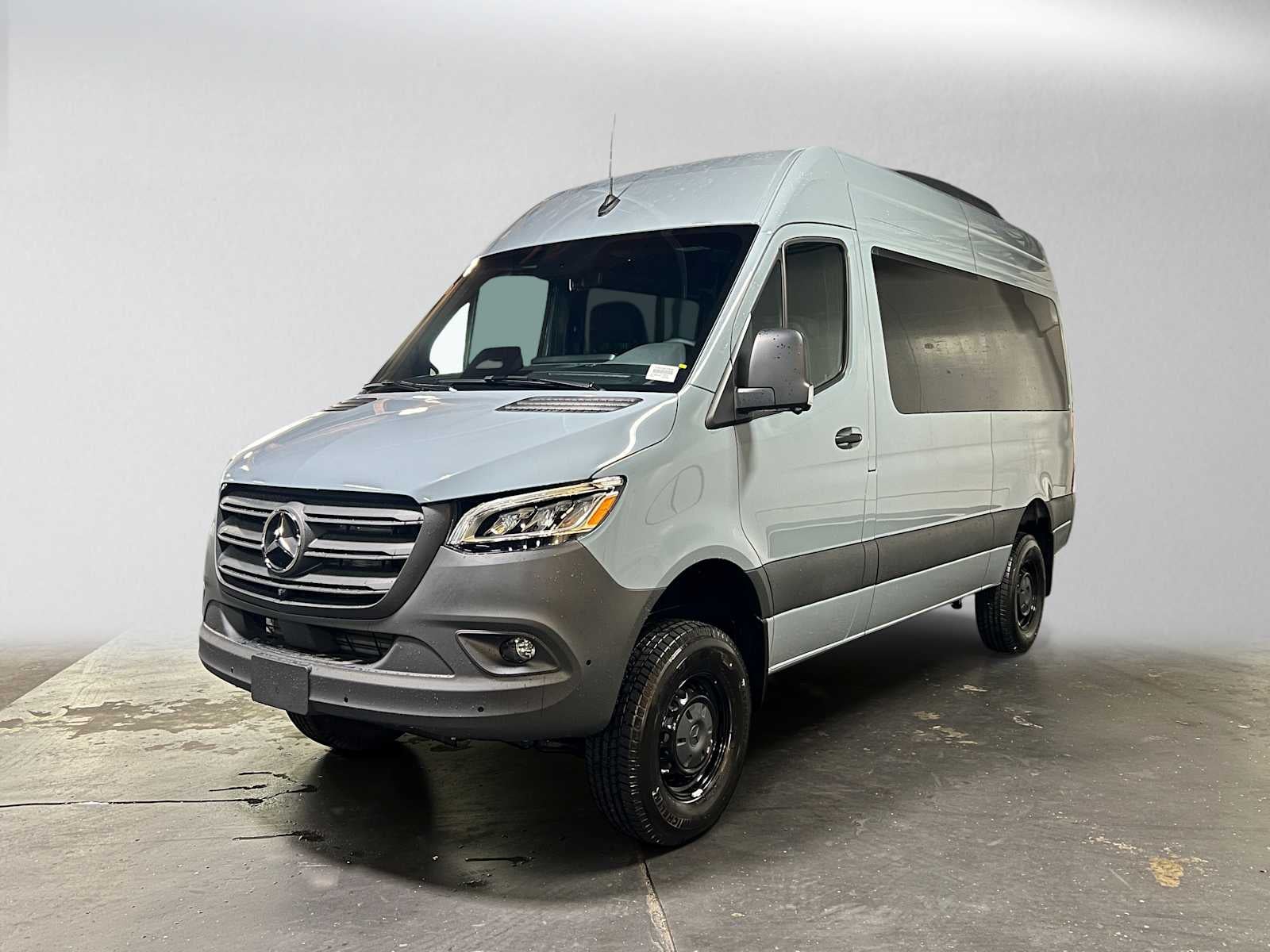 2026 Mercedes-Benz Sprinter Passenger 2500 Standard Roof I4 Diesel HO 144 AWD