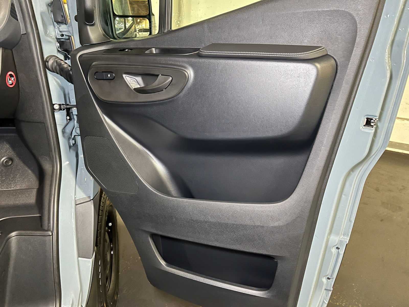 2026 Mercedes-Benz Sprinter Passenger 2500 Standard Roof I4 Diesel HO 144 AWD