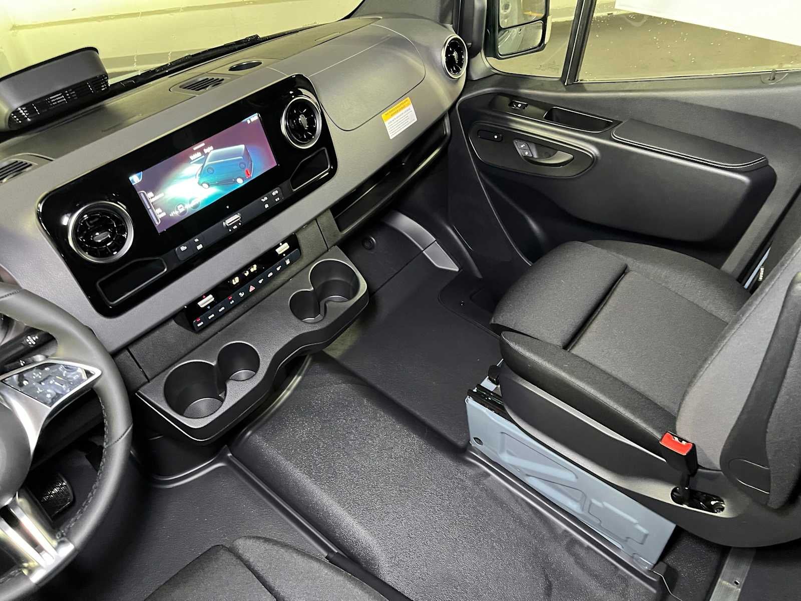 2026 Mercedes-Benz Sprinter Passenger 2500 Standard Roof I4 Diesel HO 144 AWD