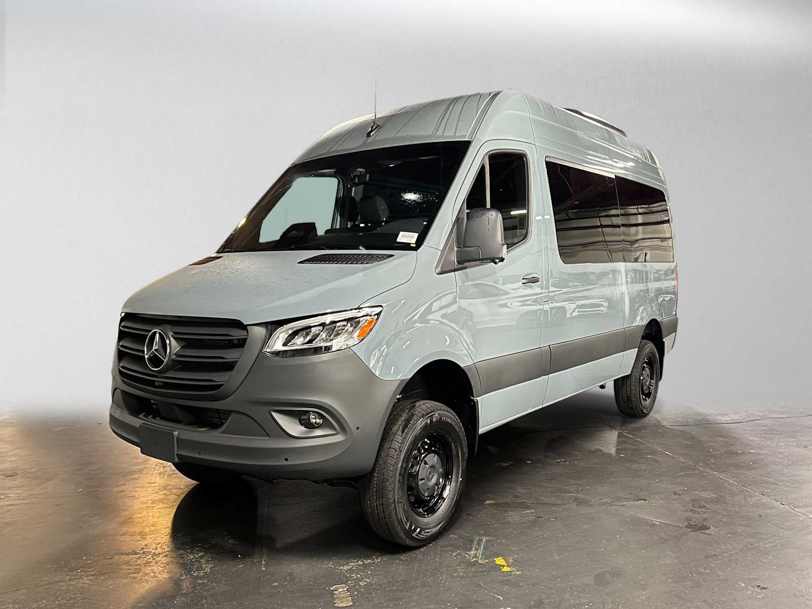 2026 Mercedes-Benz Sprinter Passenger 2500 Standard Roof I4 Diesel HO 144 AWD