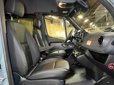 2026 Mercedes-Benz Sprinter Passenger 2500 Standard Roof I4 Diesel HO 144 AWD