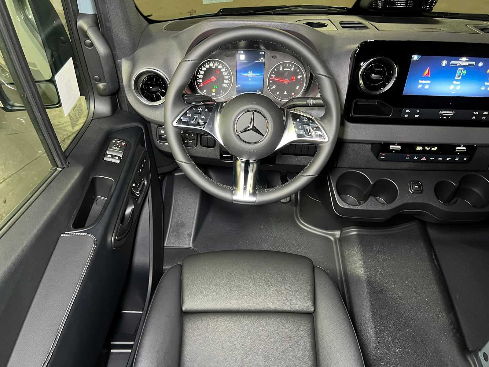 2026 Mercedes-Benz Sprinter Passenger 2500 Standard Roof I4 Diesel HO 144 AWD