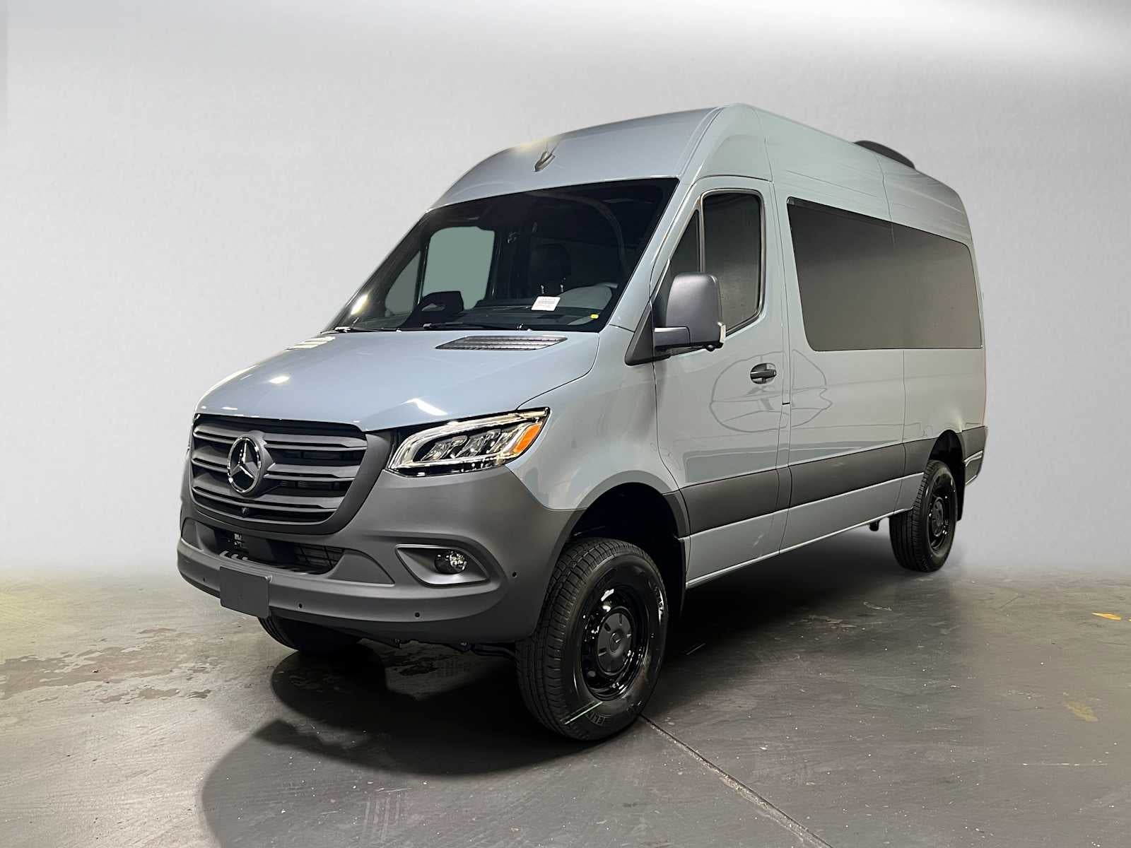 2026 Mercedes-Benz Sprinter Passenger 2500 Standard Roof I4 Diesel HO 144 AWD