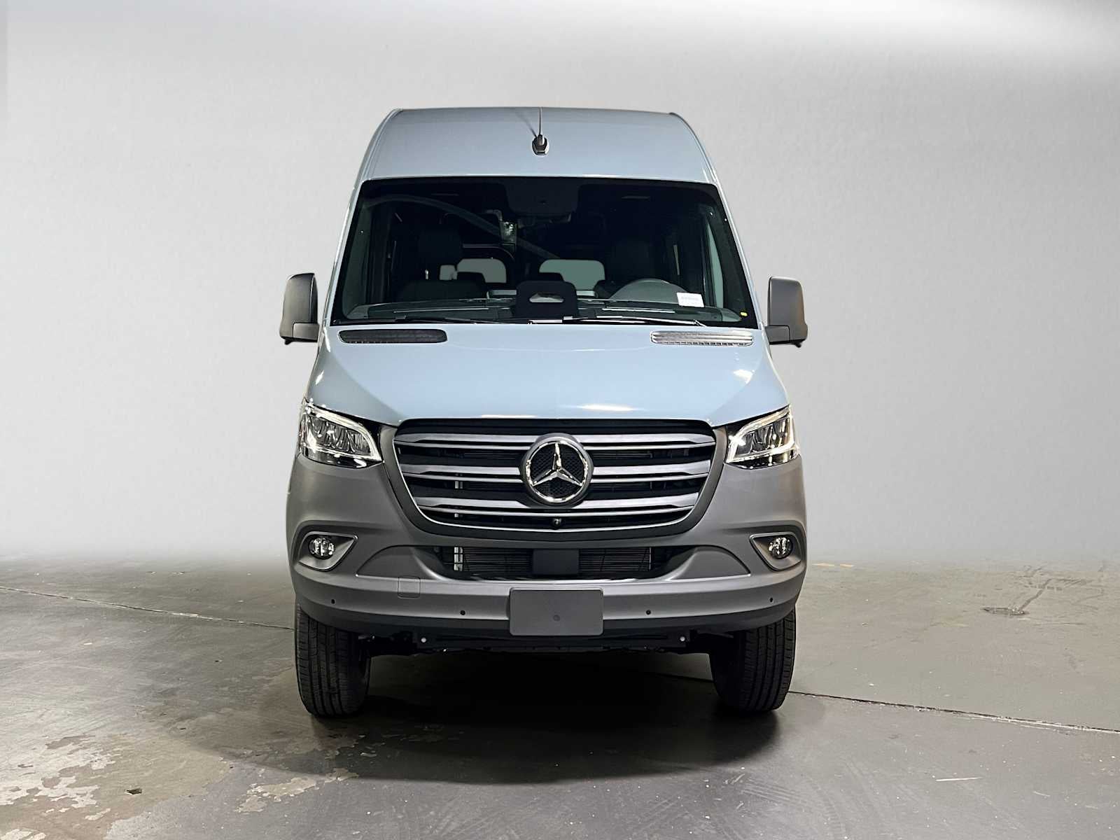 2026 Mercedes-Benz Sprinter Passenger 2500 Standard Roof I4 Diesel HO 144 AWD