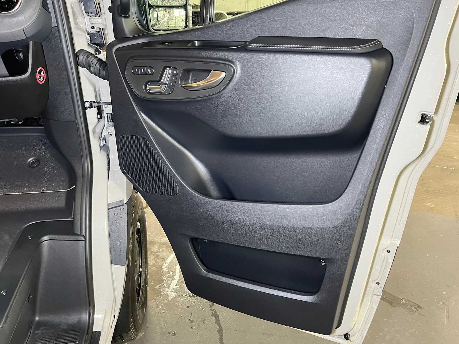 2026 Mercedes-Benz Sprinter Passenger Van 2500 Standard Roof I4 Diesel HO 144 AWD