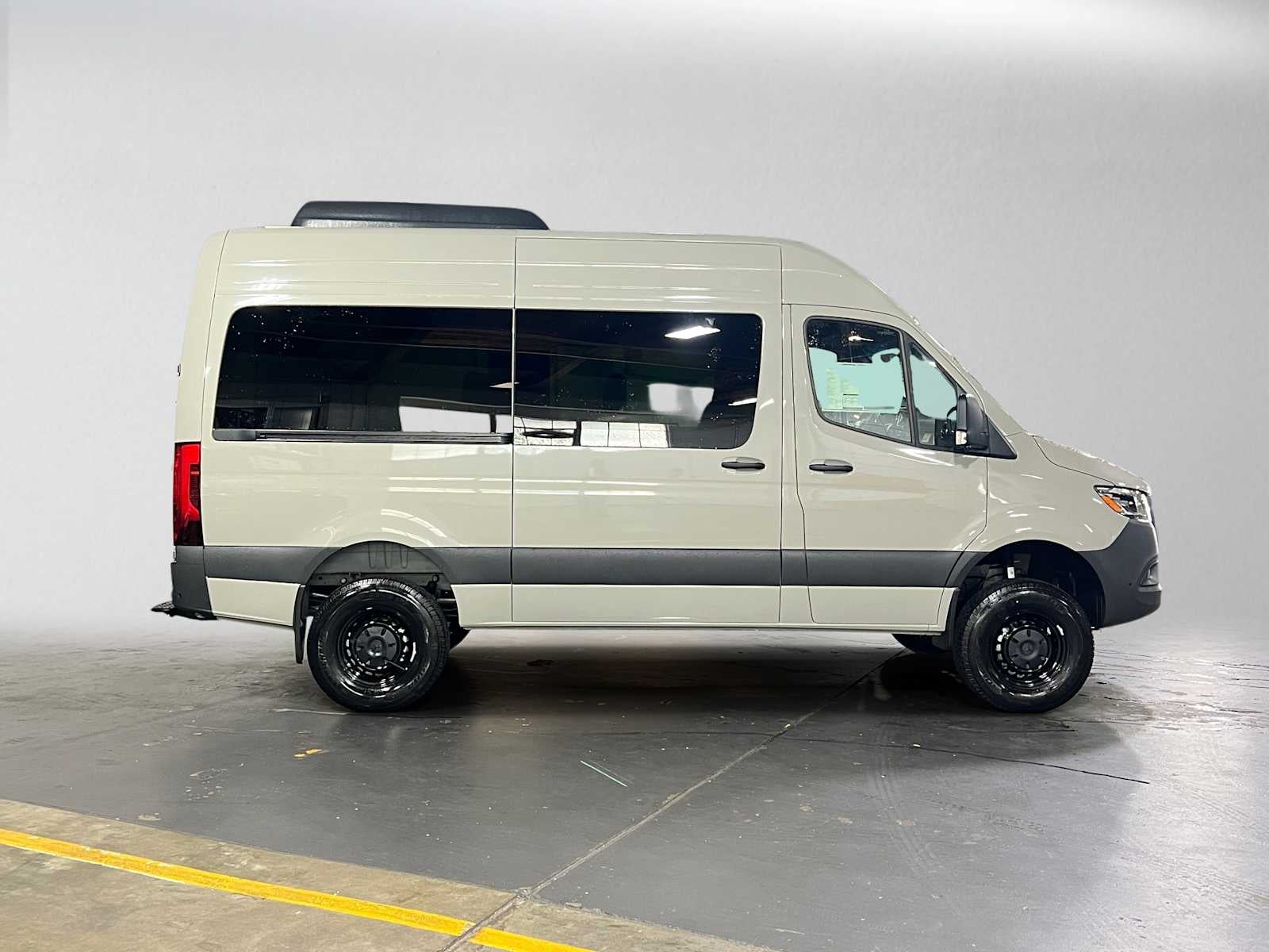 2026 Mercedes-Benz Sprinter Passenger Van 2500 Standard Roof I4 Diesel HO 144 AWD