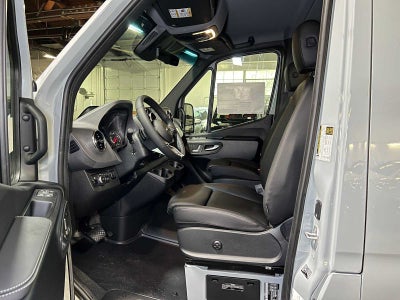 2026 Mercedes-Benz Sprinter Passenger 2500 Standard Roof I4 Diesel HO 144 AWD