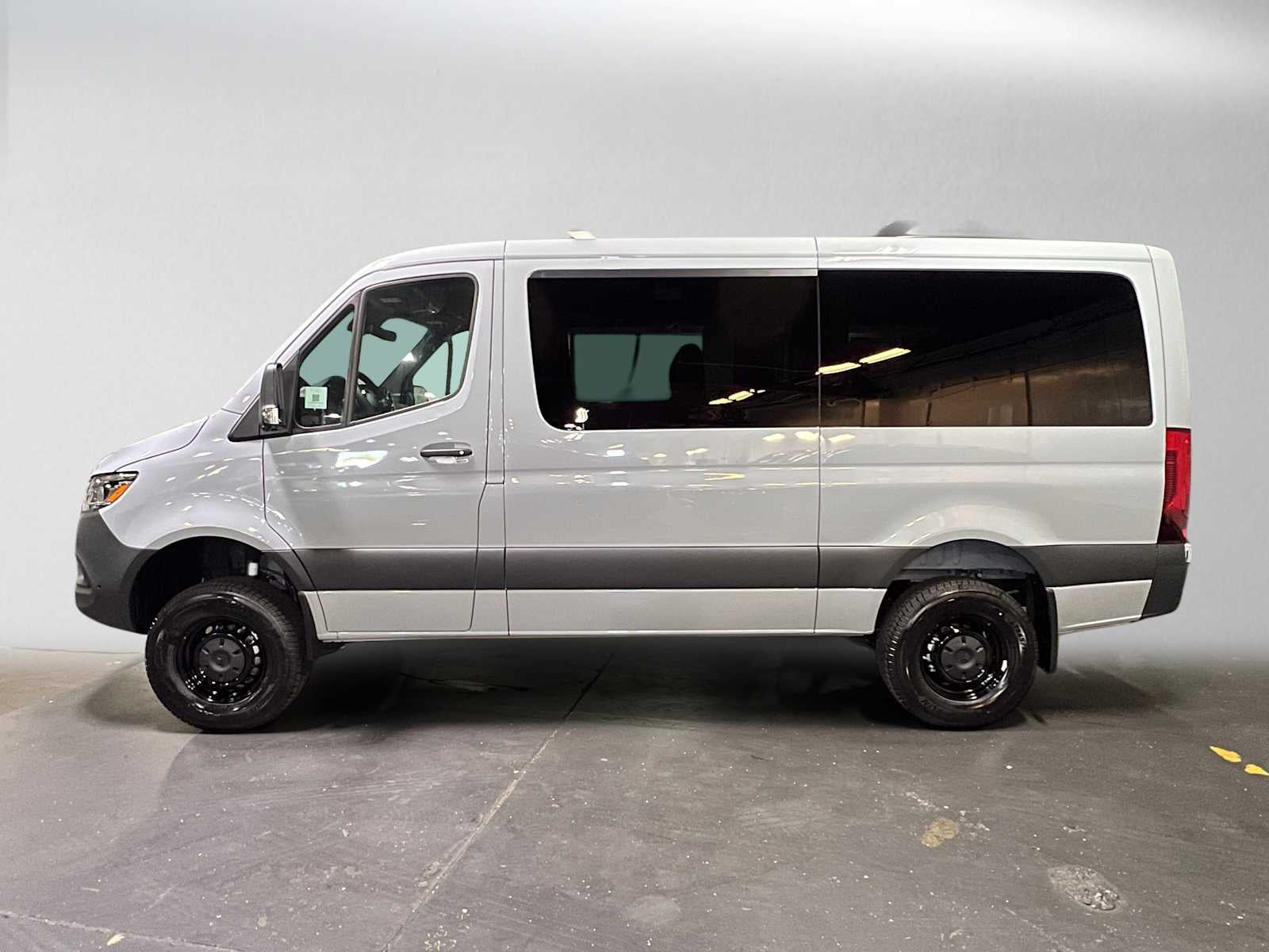 2026 Mercedes-Benz Sprinter Passenger 2500 Standard Roof I4 Diesel HO 144 AWD