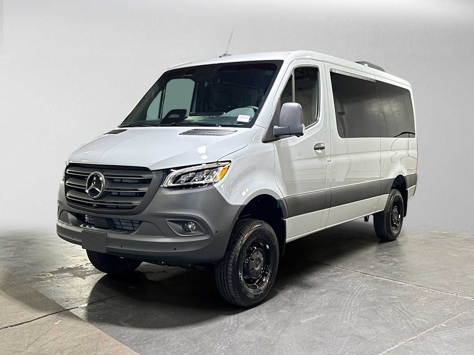 2026 Mercedes-Benz Sprinter Passenger 2500 Standard Roof I4 Diesel HO 144 AWD