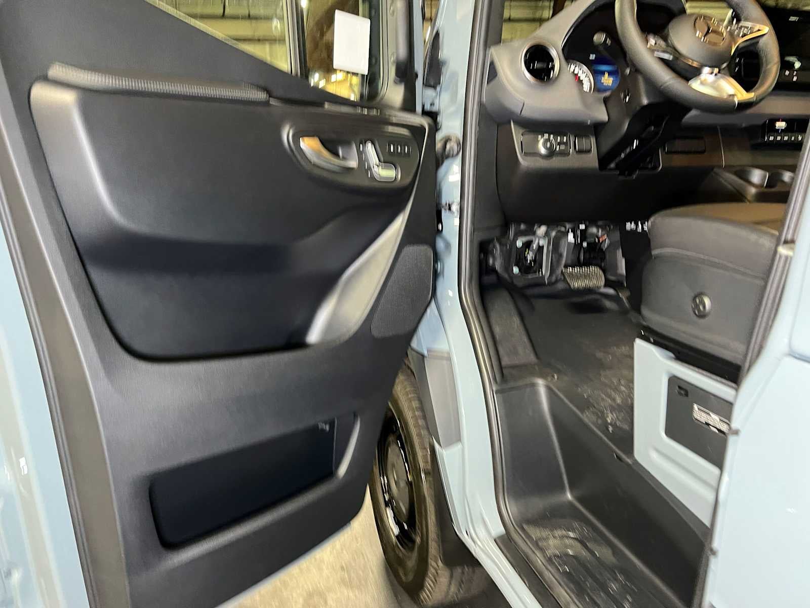 2026 Mercedes-Benz Sprinter Passenger 2500 Standard Roof I4 Diesel HO 144 AWD