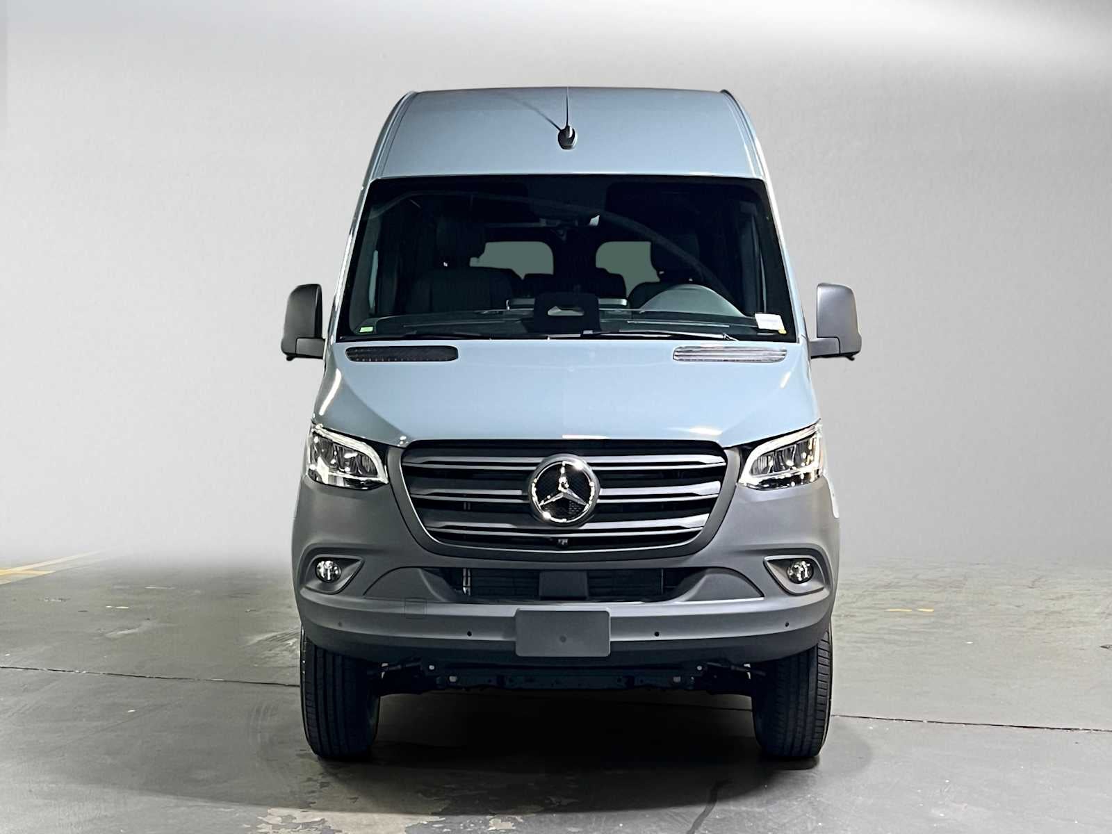2026 Mercedes-Benz Sprinter Passenger 2500 Standard Roof I4 Diesel HO 144 AWD