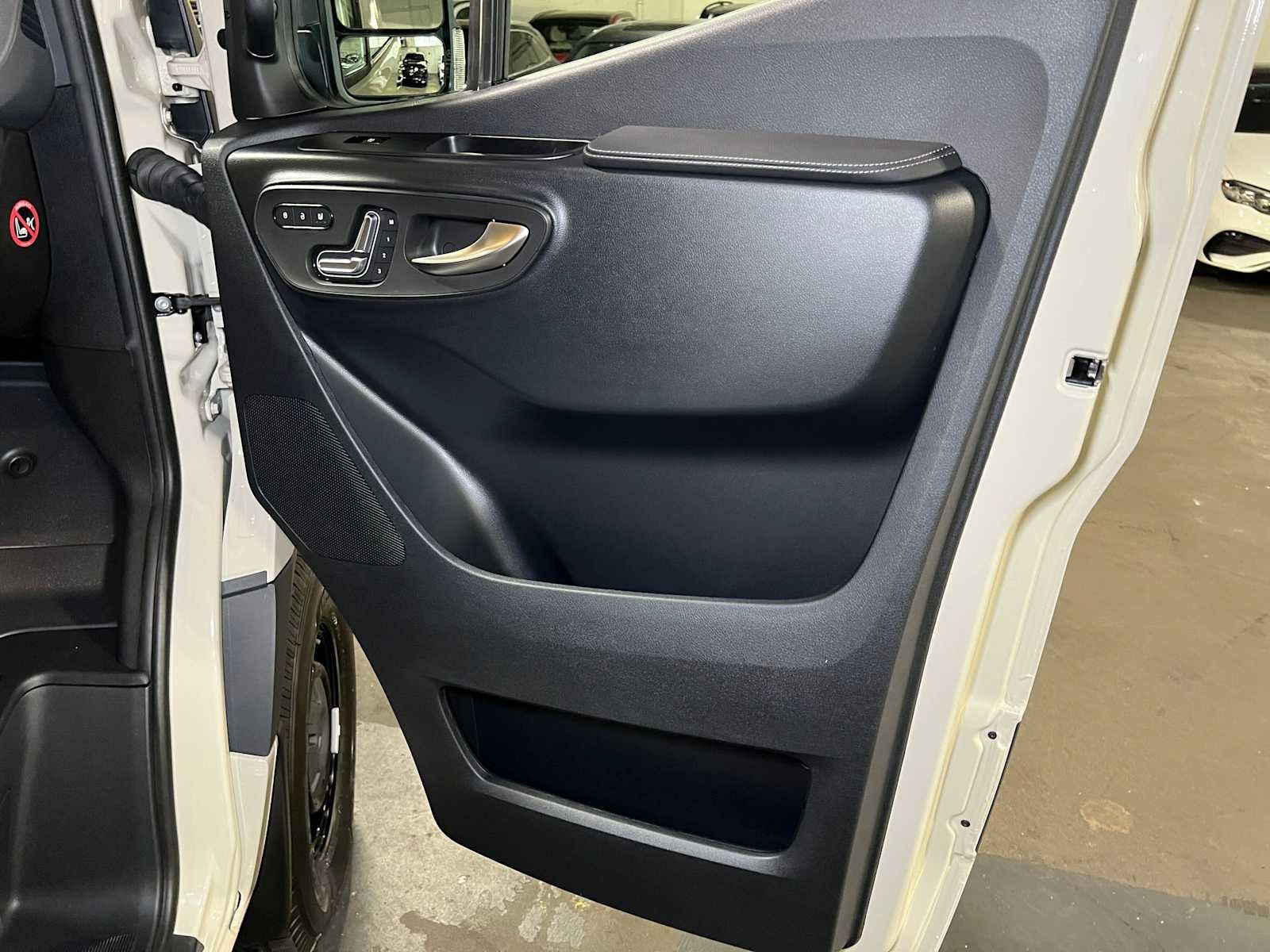 2026 Mercedes-Benz Sprinter Passenger 2500 Standard Roof I4 Diesel HO 144 AWD