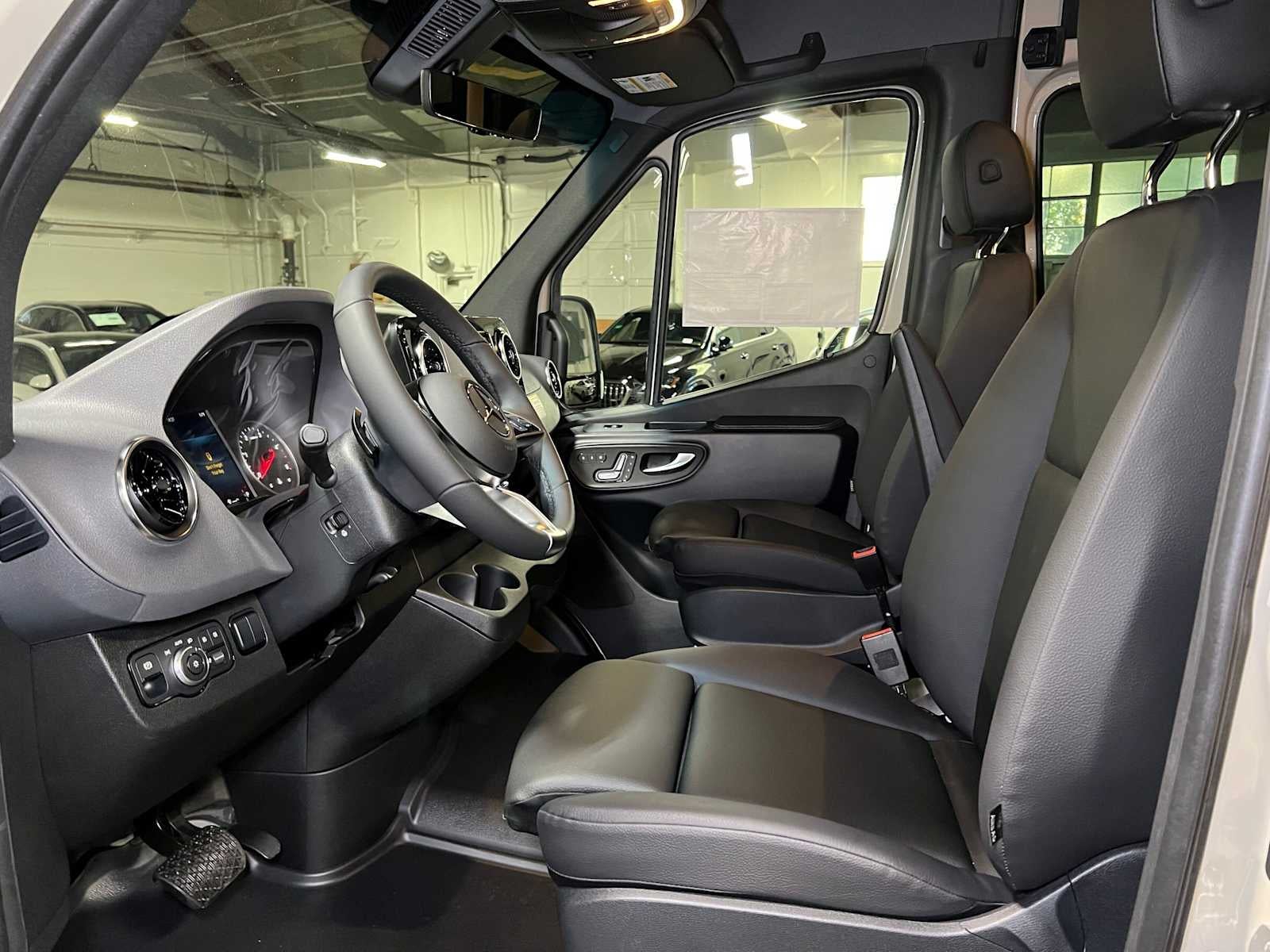 2026 Mercedes-Benz Sprinter Passenger 2500 Standard Roof I4 Diesel HO 144 AWD